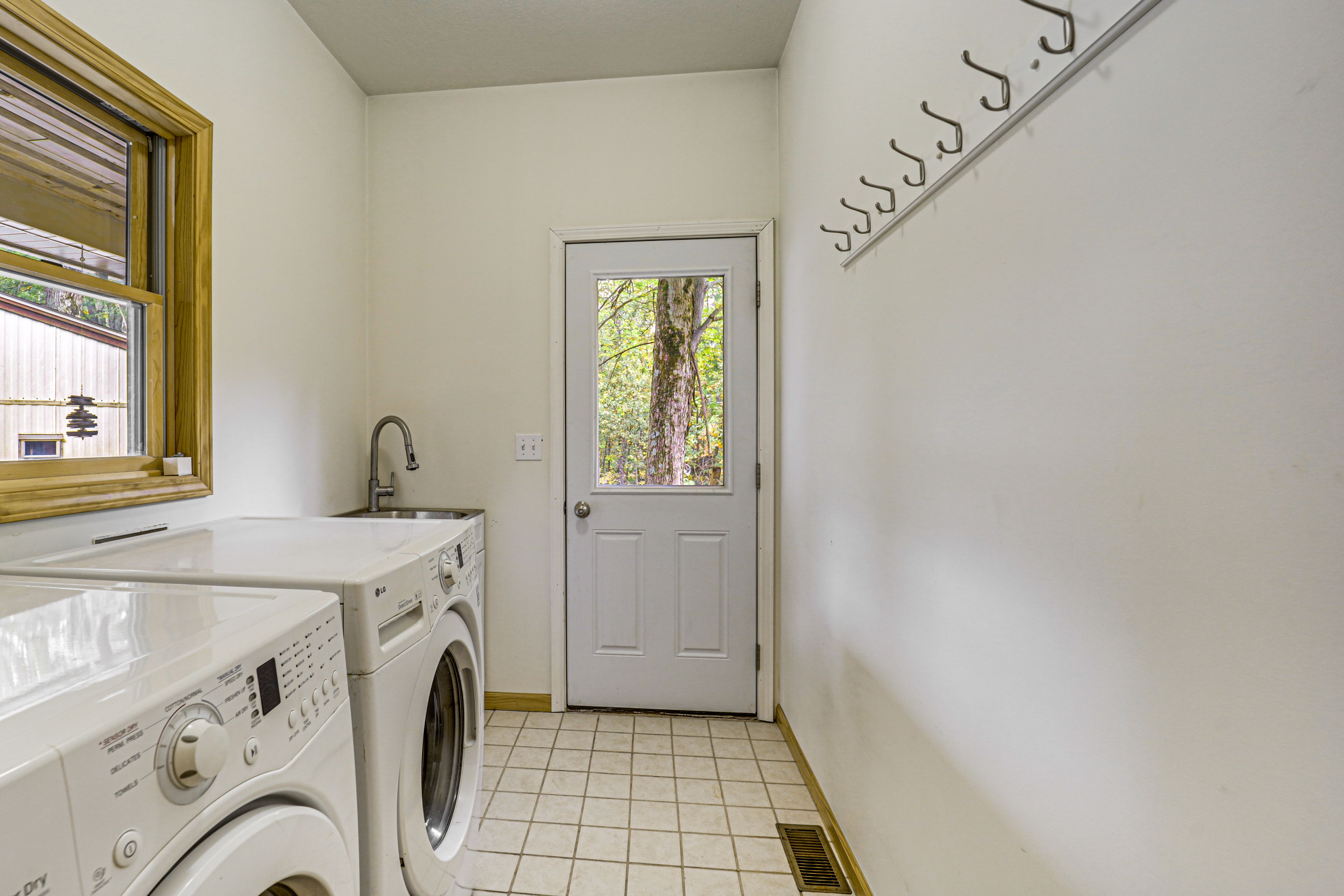 Laundry Area | 1st Floor | Washer/Dryer | Laundry Detergent