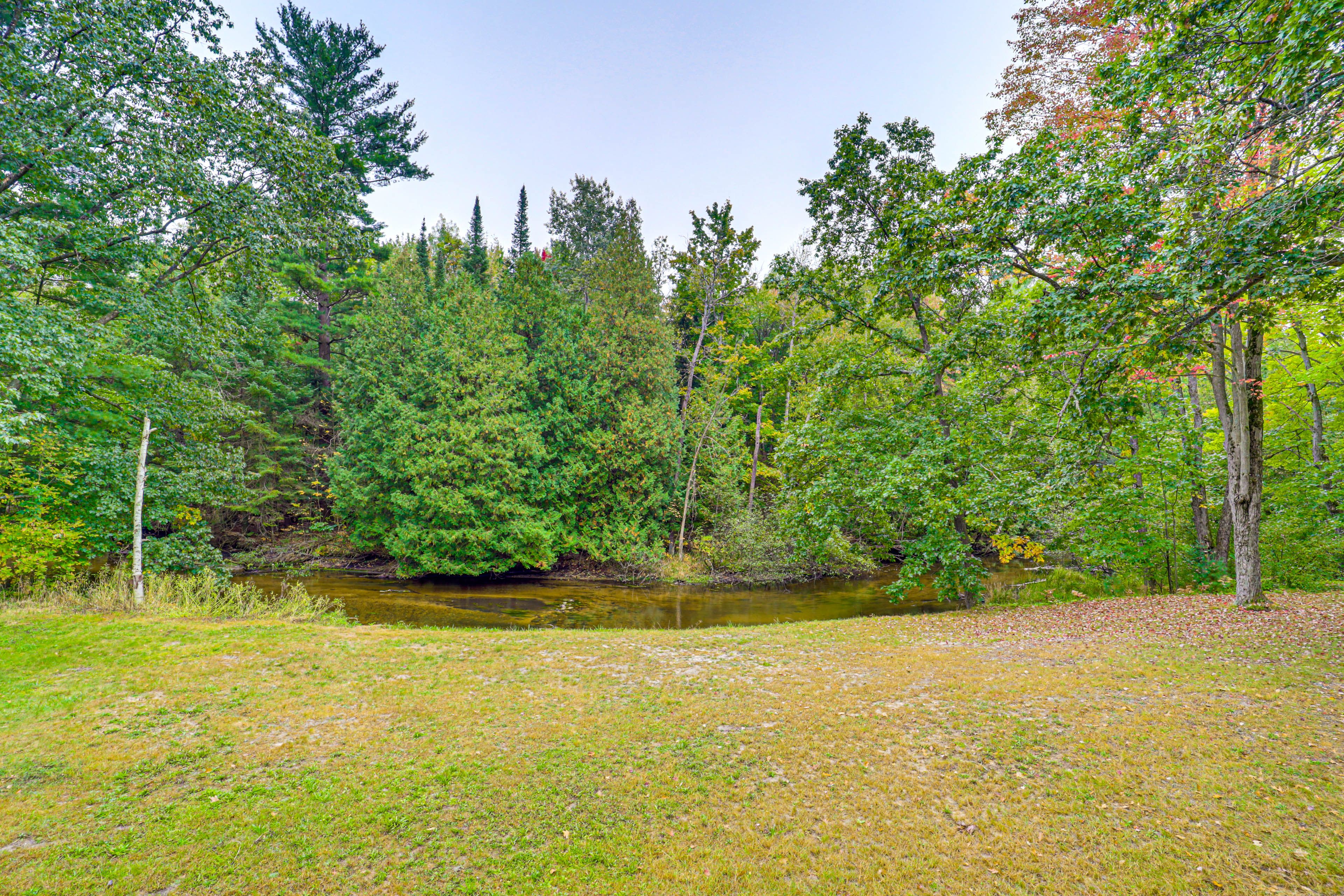 Private Yard | River Access | Fire Pit