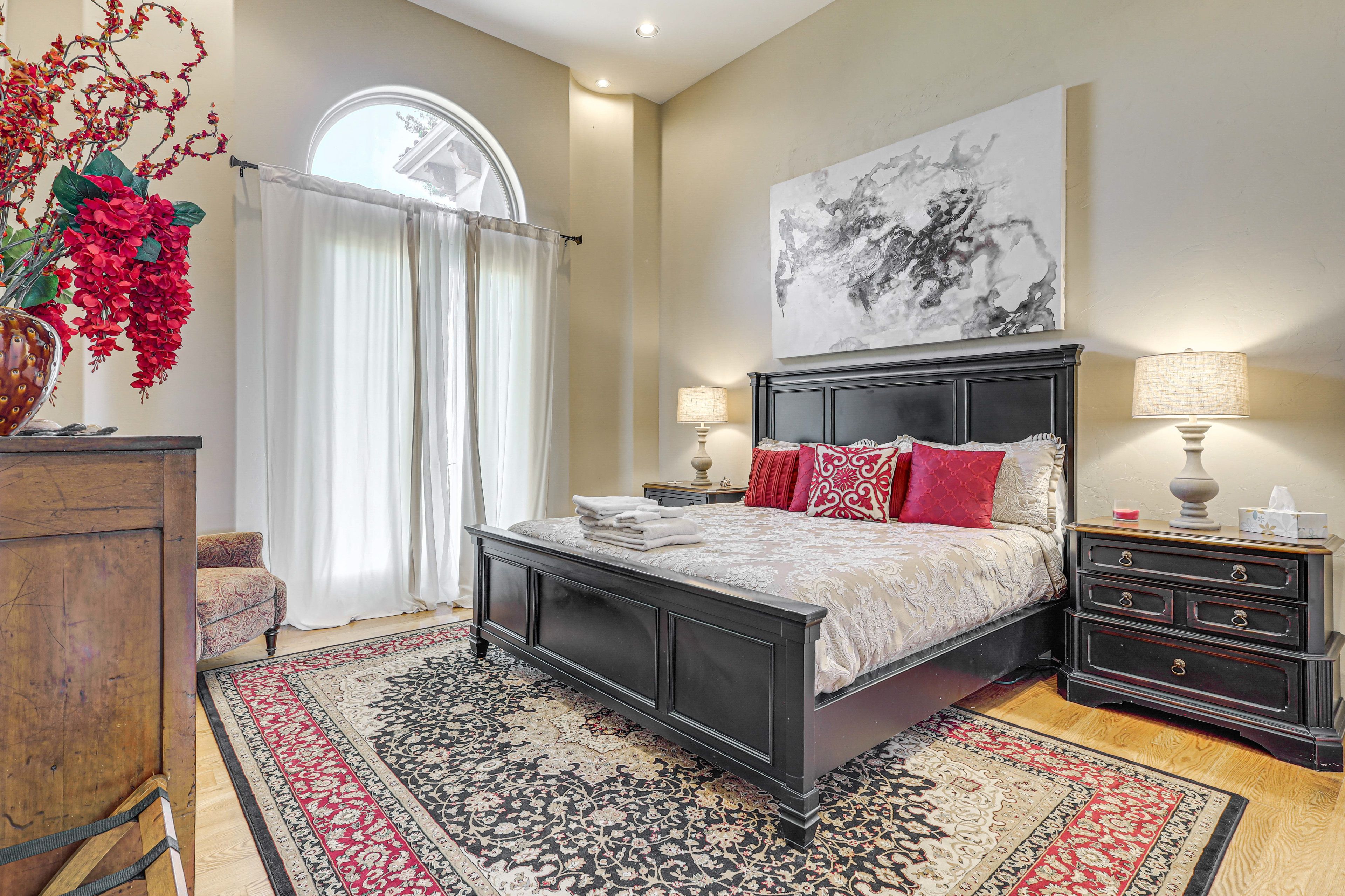 Bedroom 4 | Queen Bed | 2nd Floor