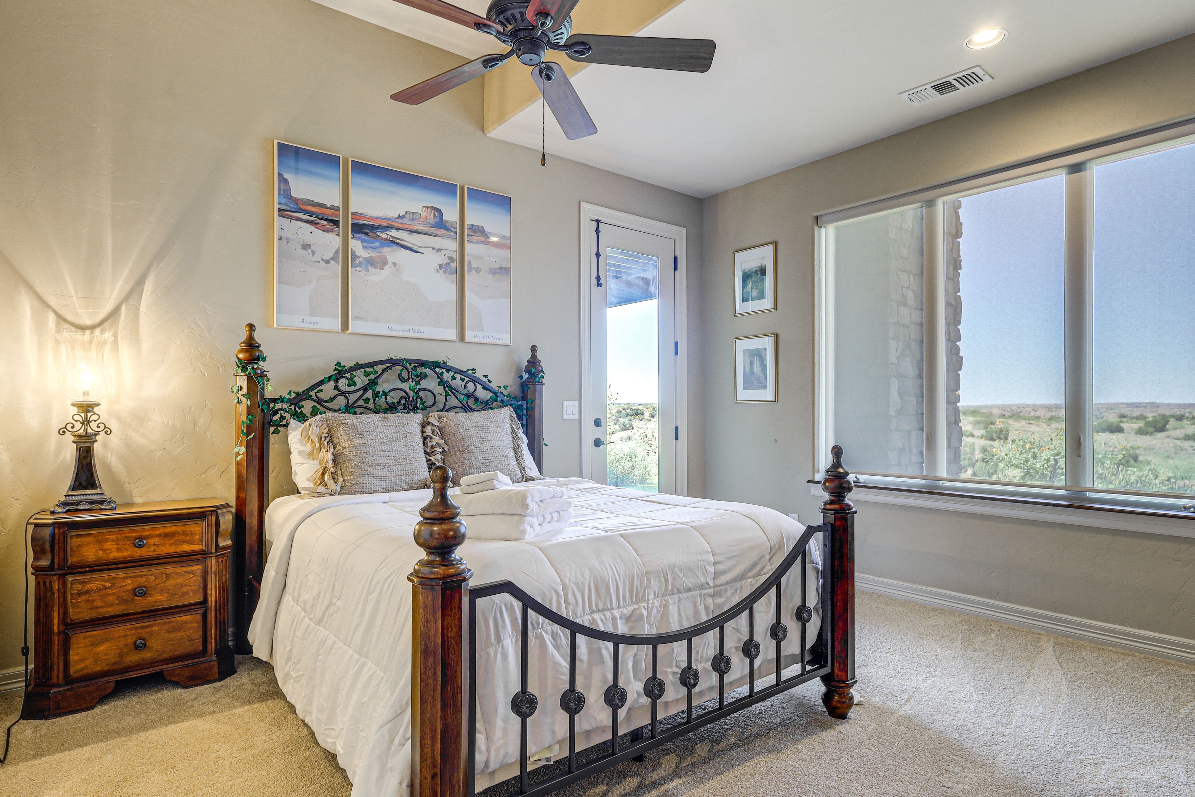 Bedroom Suite 2 | Queen Bed | 1st Floor