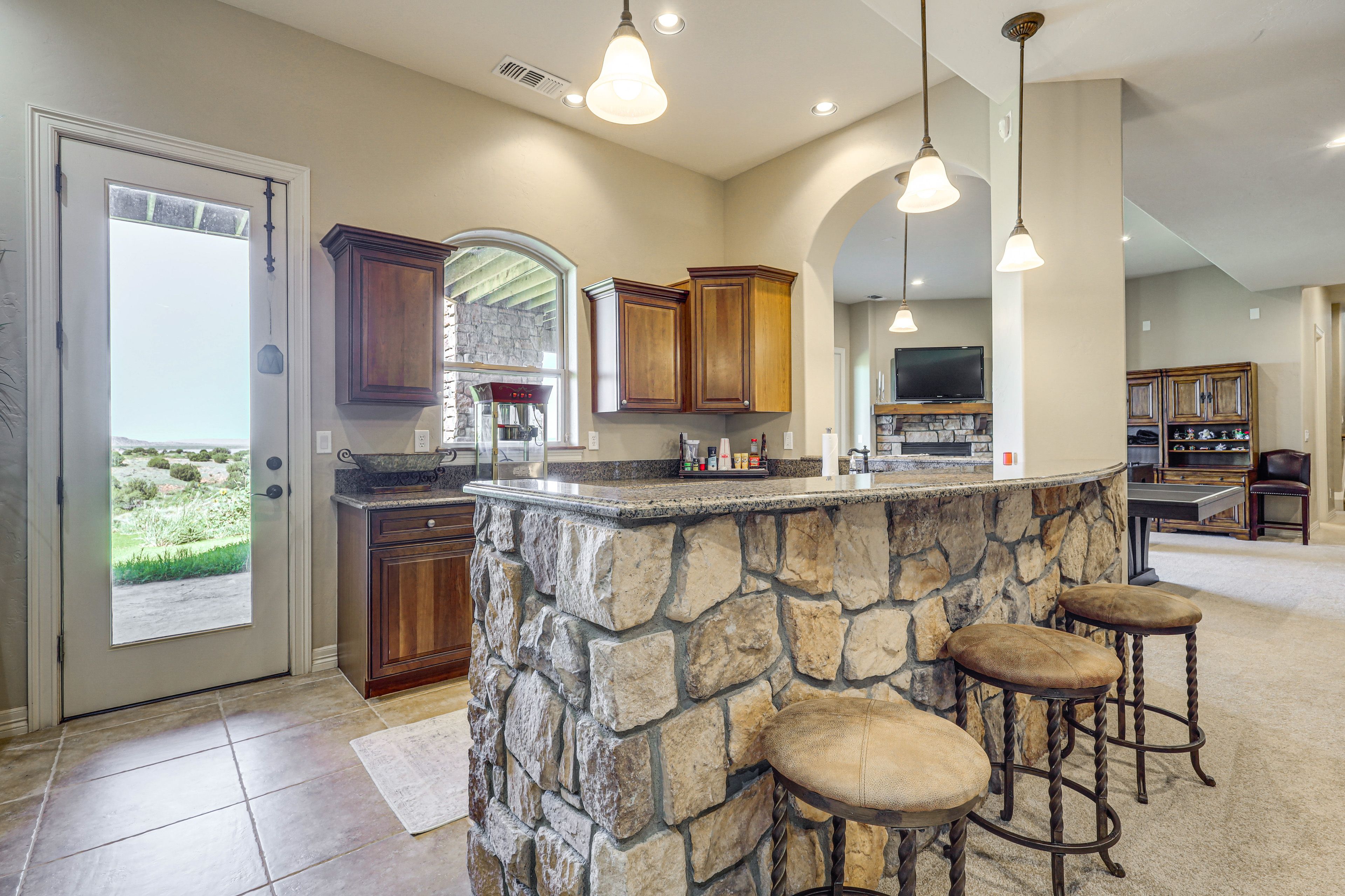 Wet Bar | Wine Cooler | 1st Floor