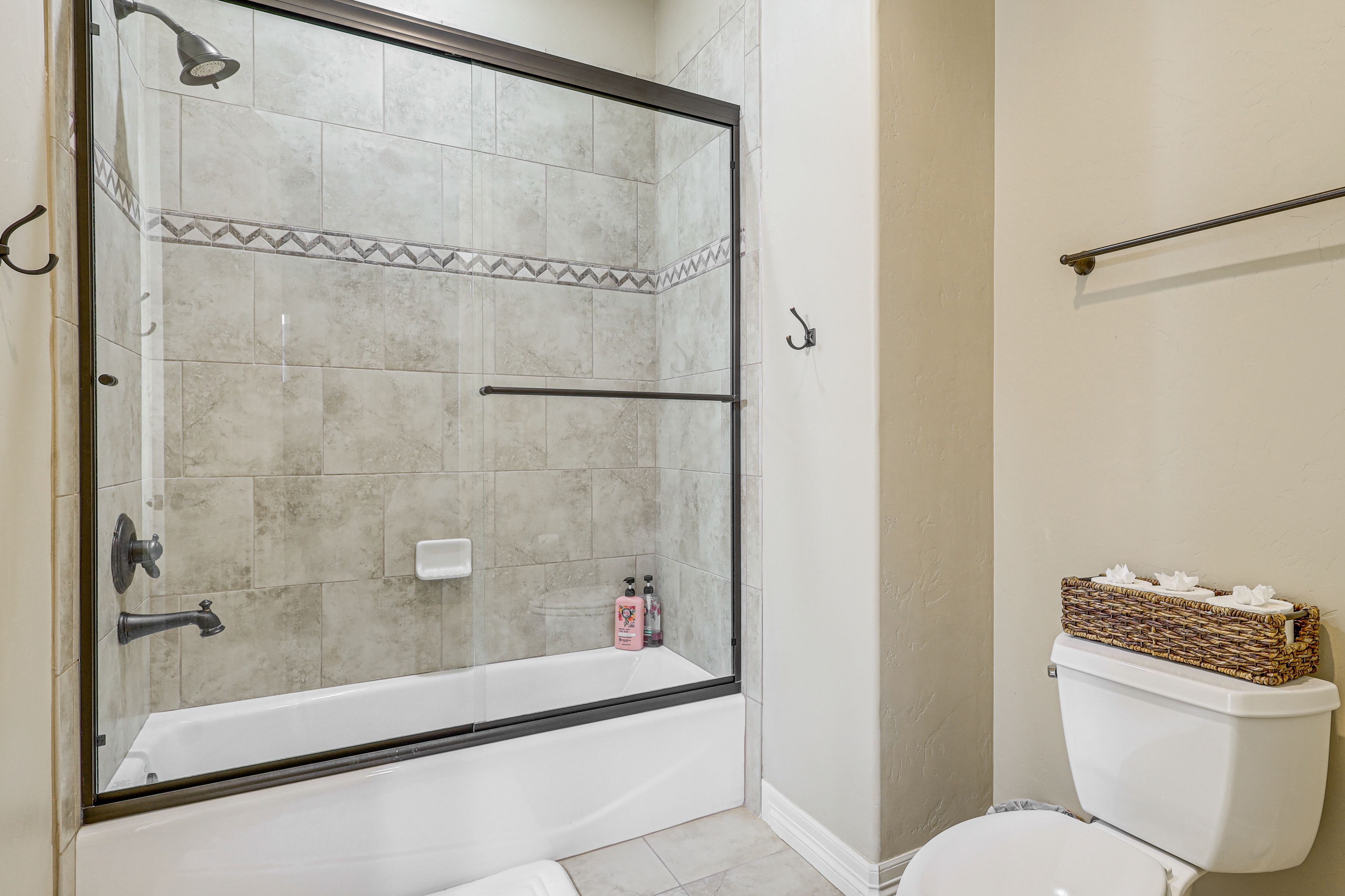En-Suite Bathroom | Towels Provided | 1st Floor