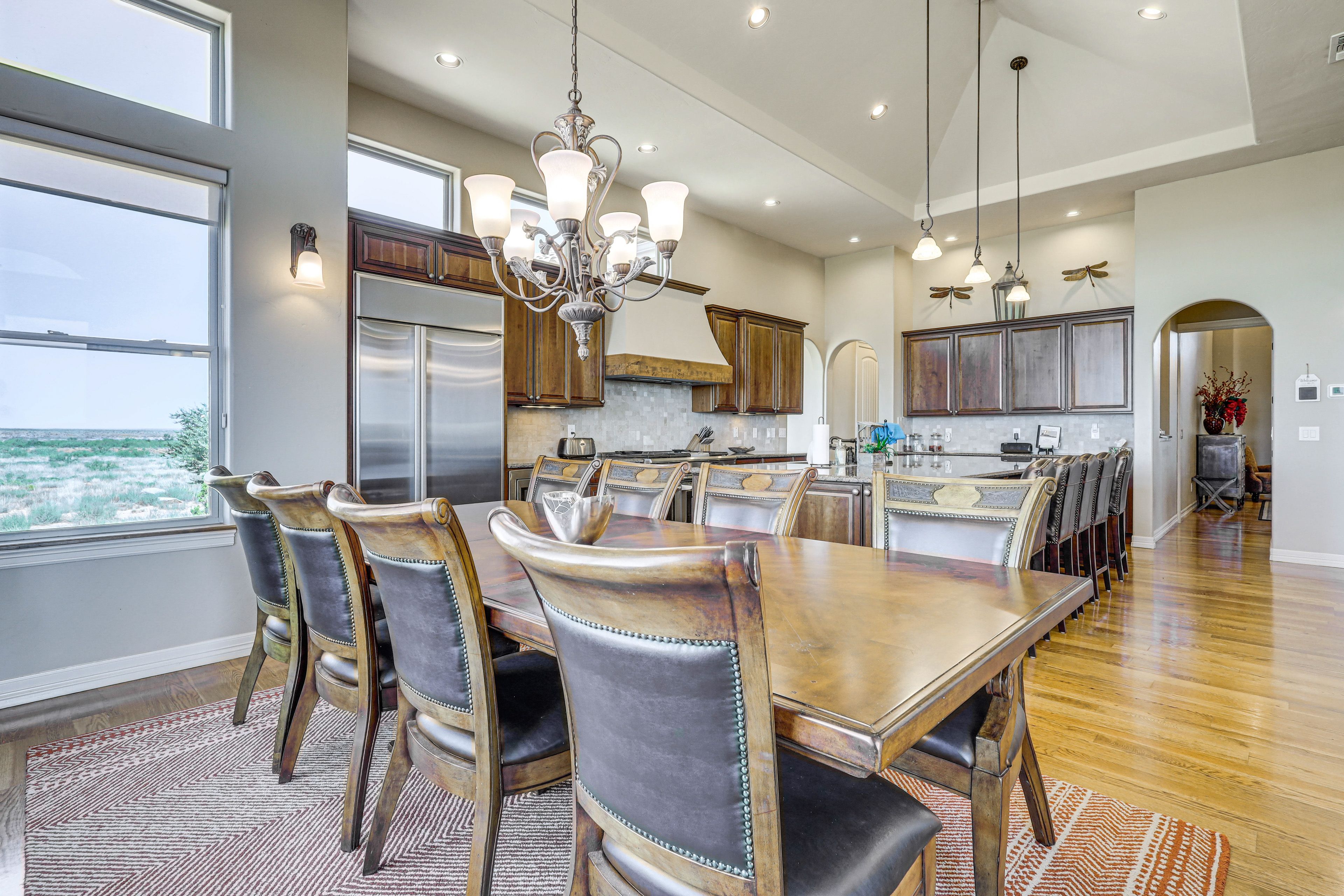 Dining Area | Dishware/Flatware Provided | 2nd Floor