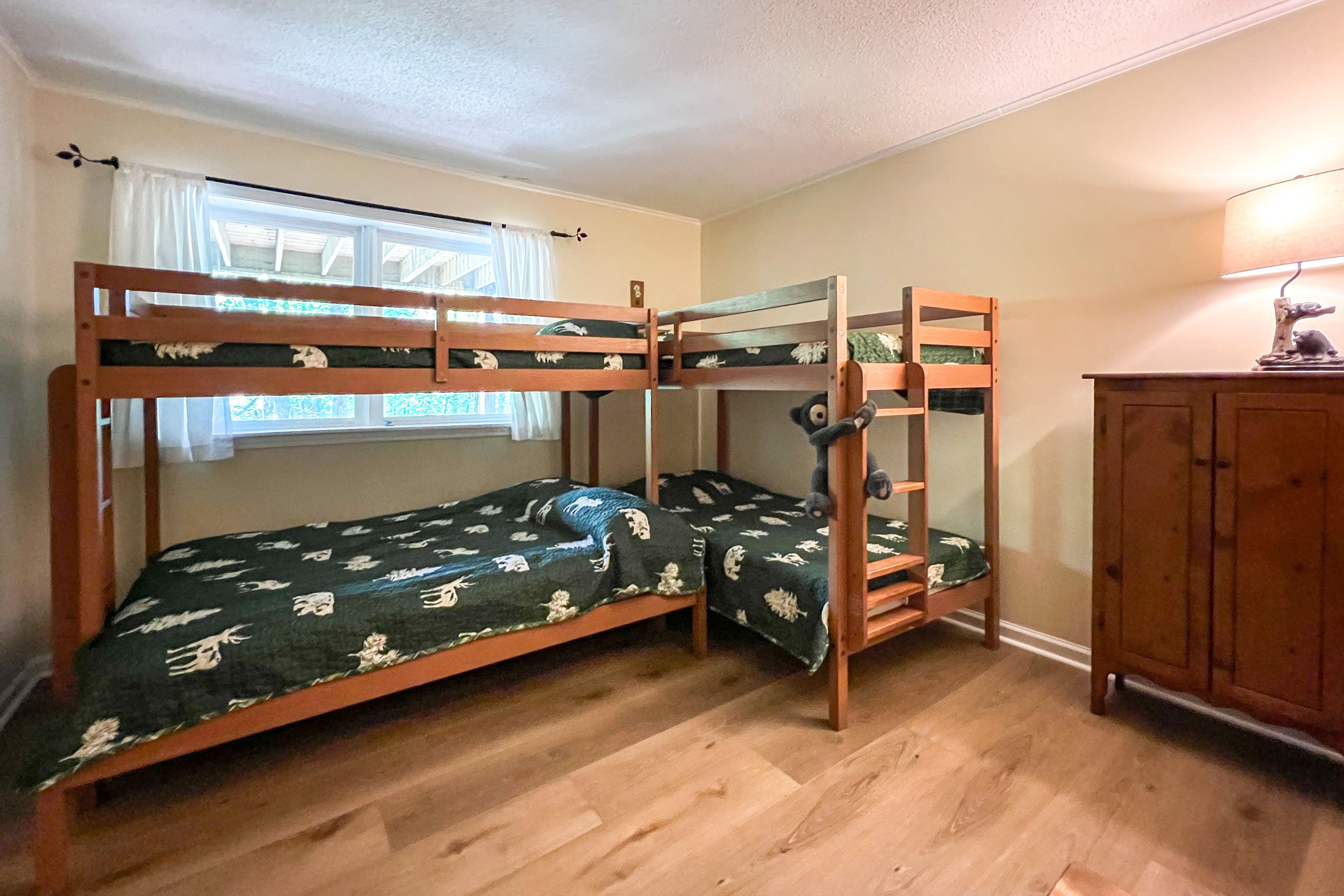 Bedroom 5 | Lower Level | Twin/Full Bunk Bed | Twin Bunk Bed