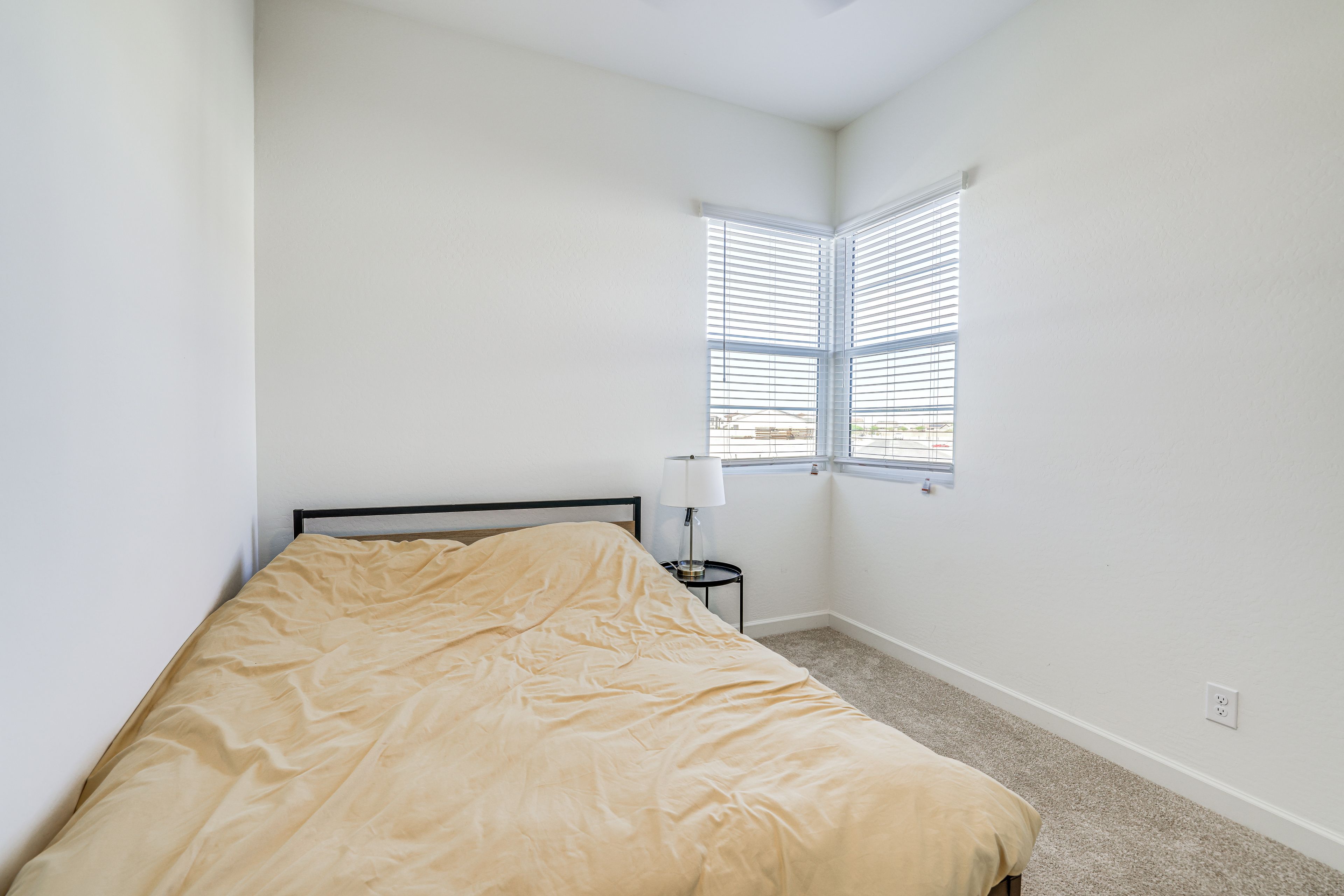 Bedroom 2 | Queen Bed