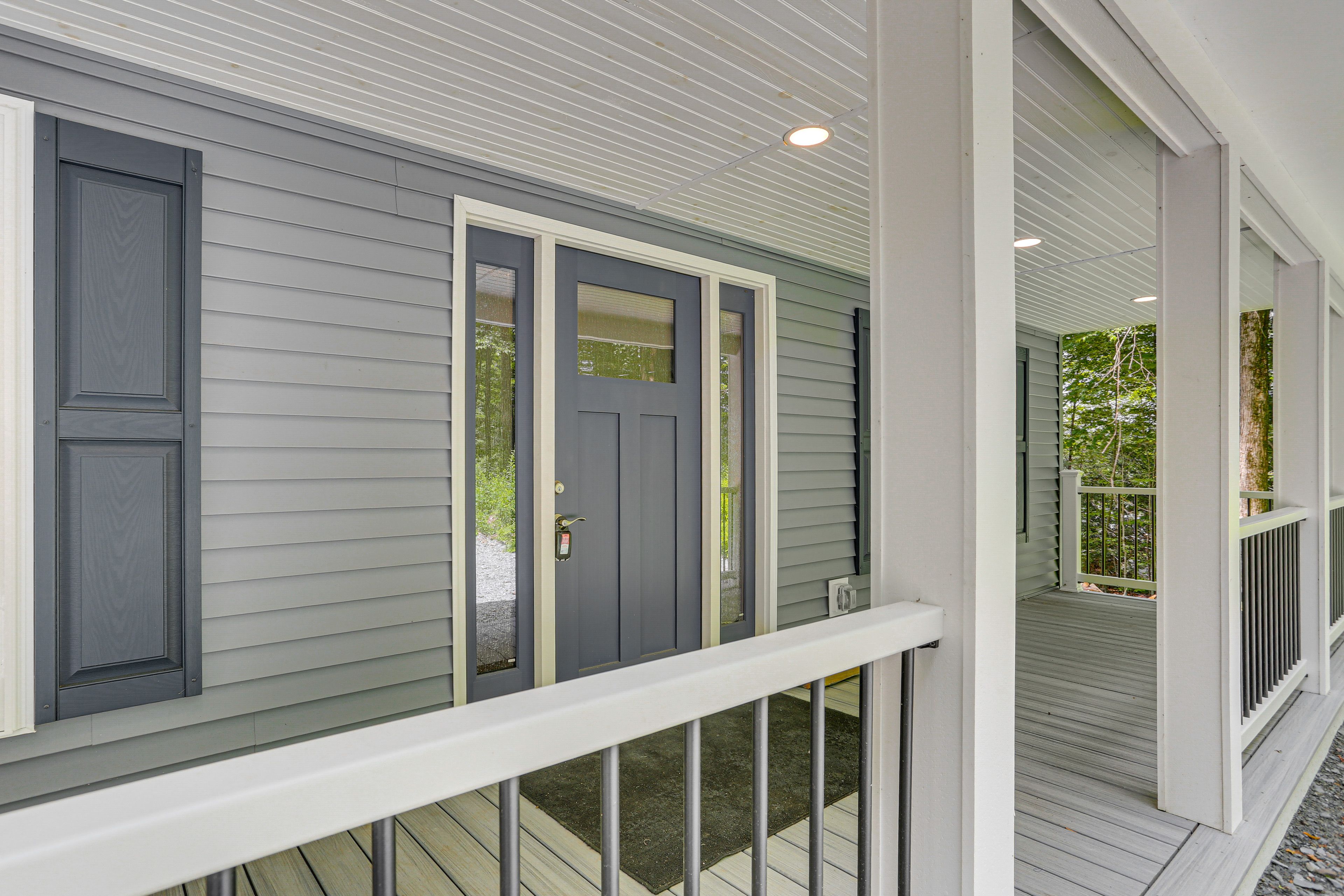 Front Porch | Private Entrance