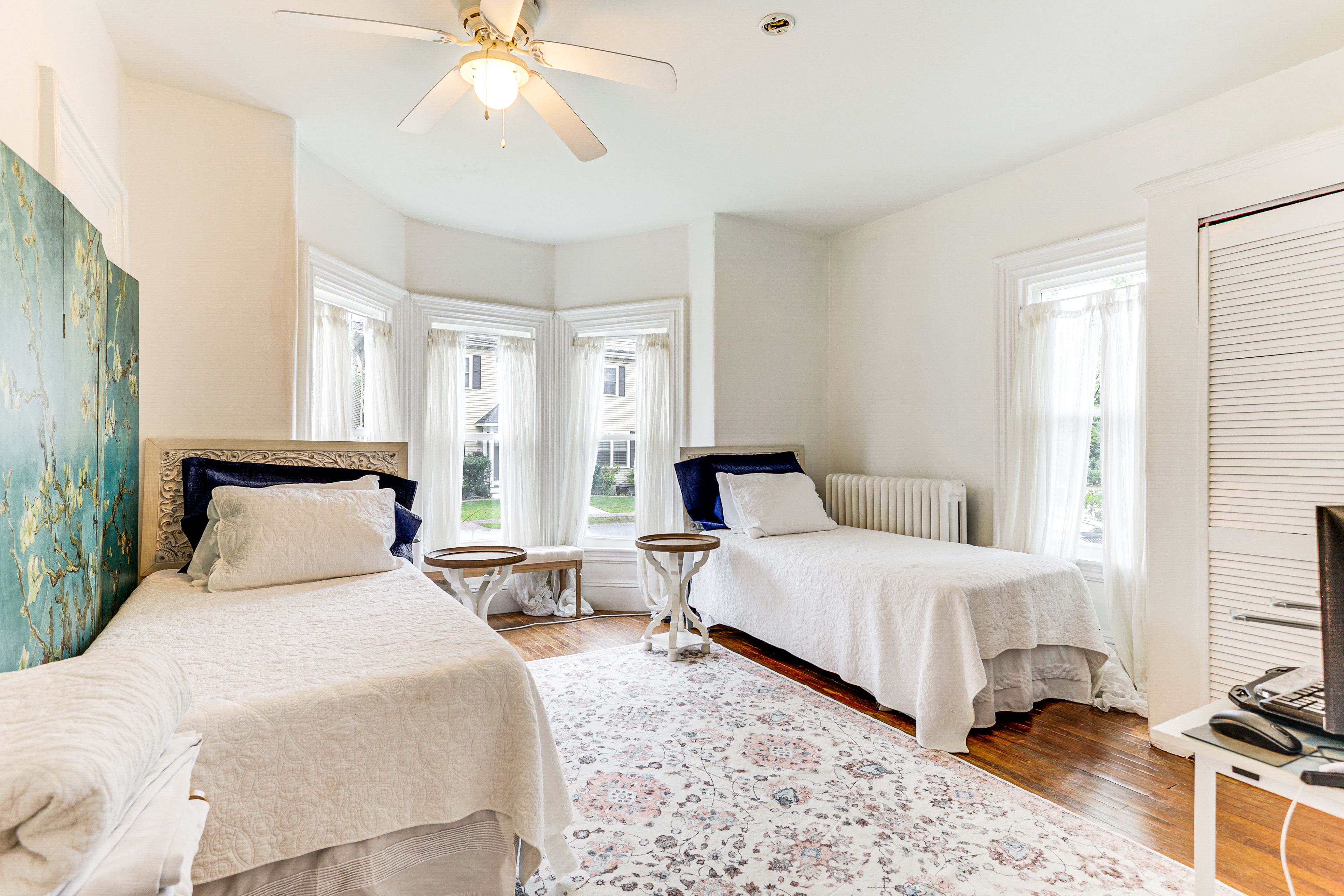 Bedroom 2 | 2 Twin Beds