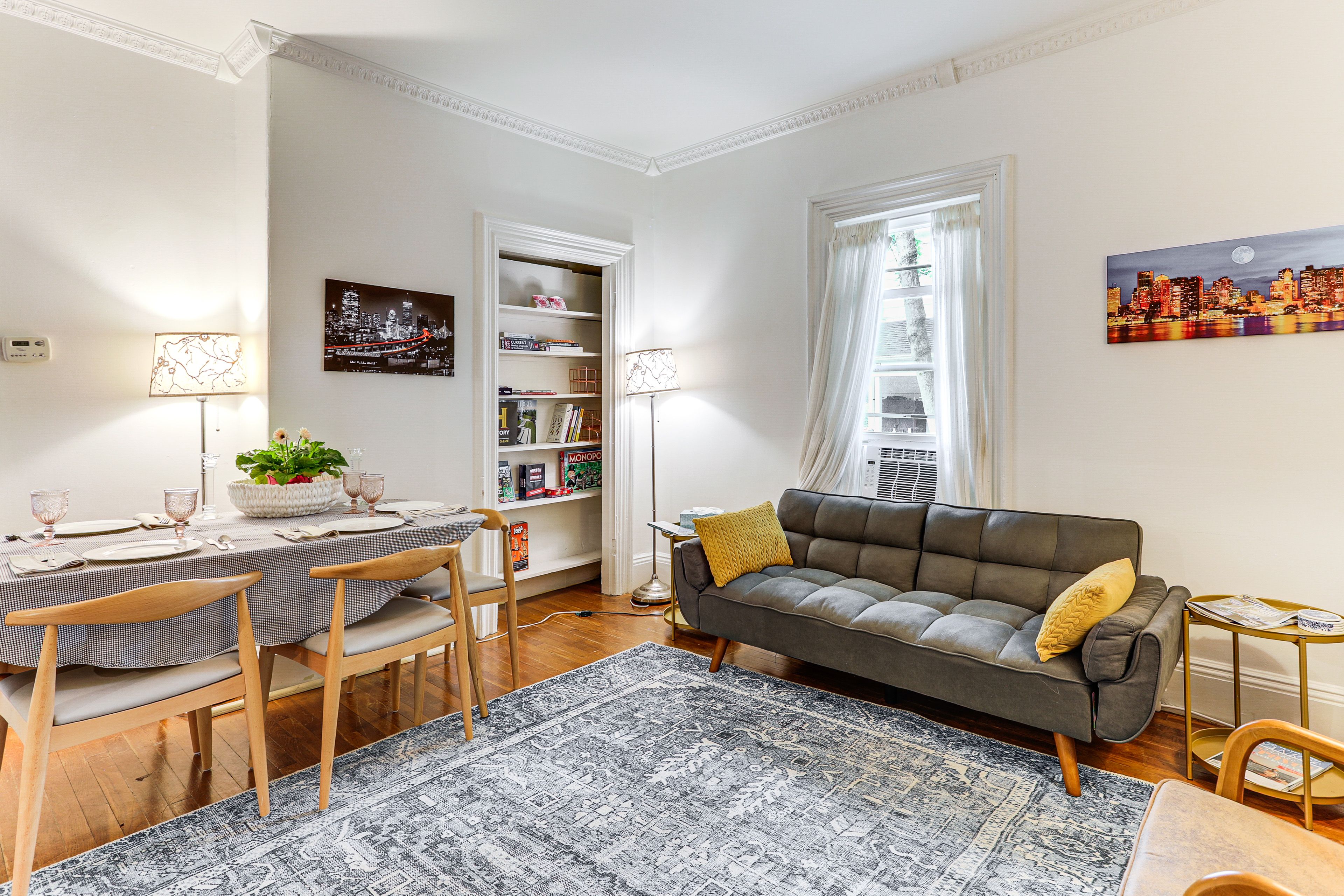 Living Room | 1st Floor | Full Futon | Smart TV | Free WiFi | Board Games