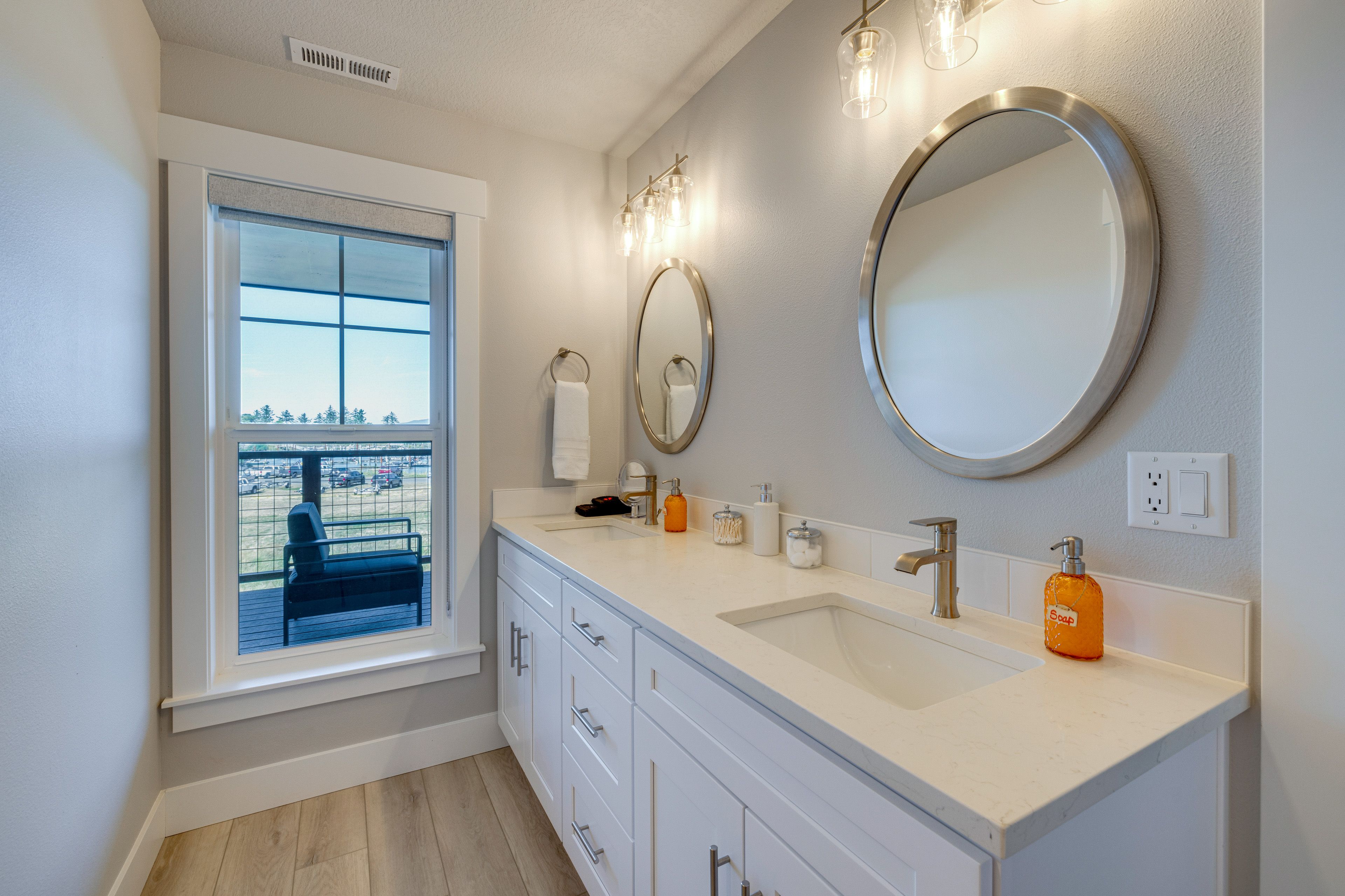 En-Suite Bathroom | 3rd Floor | Complimentary Toiletries | Hair Dryer