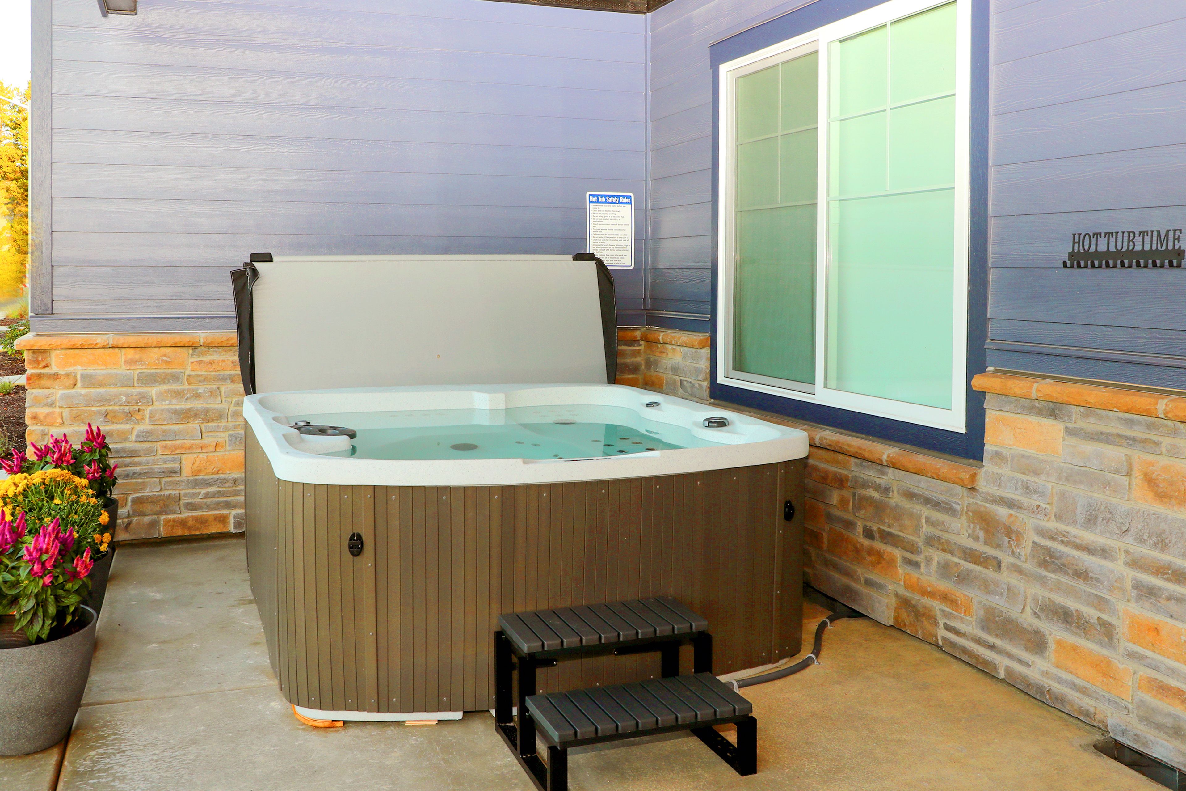 Patio | Hot Tub