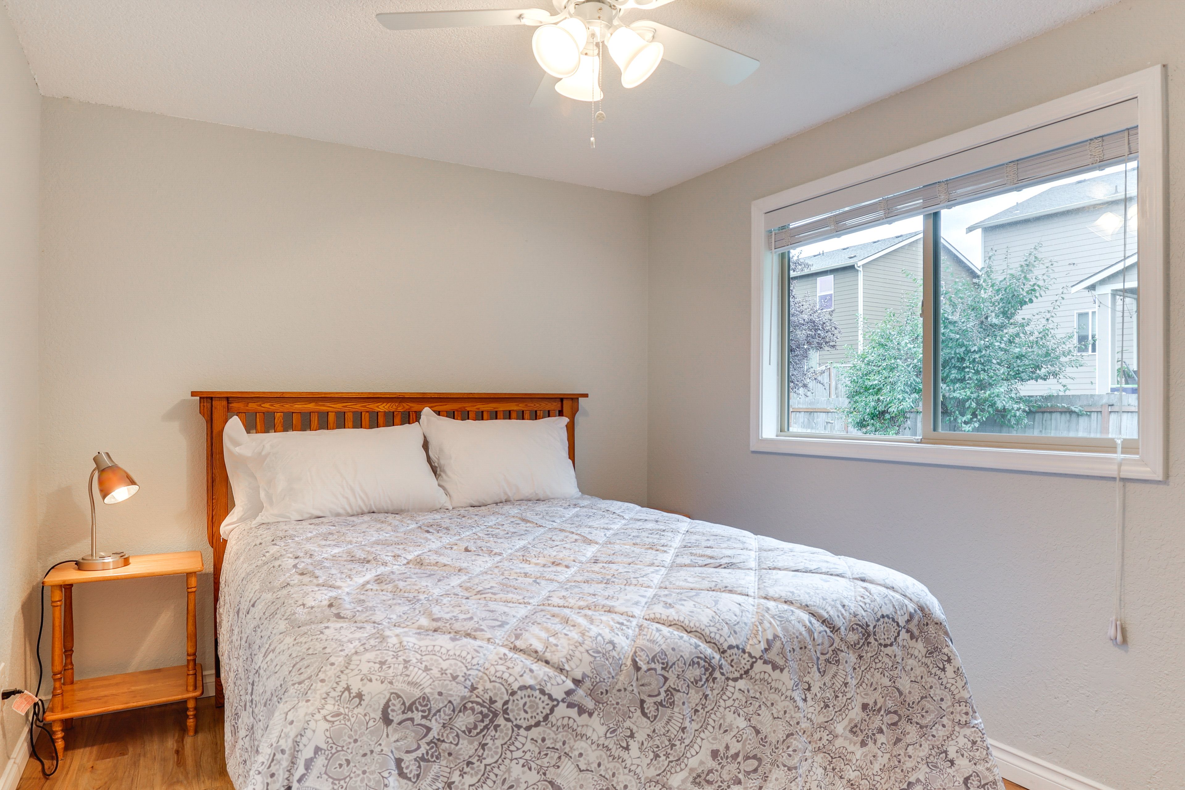Bedroom 2 | Queen Bed