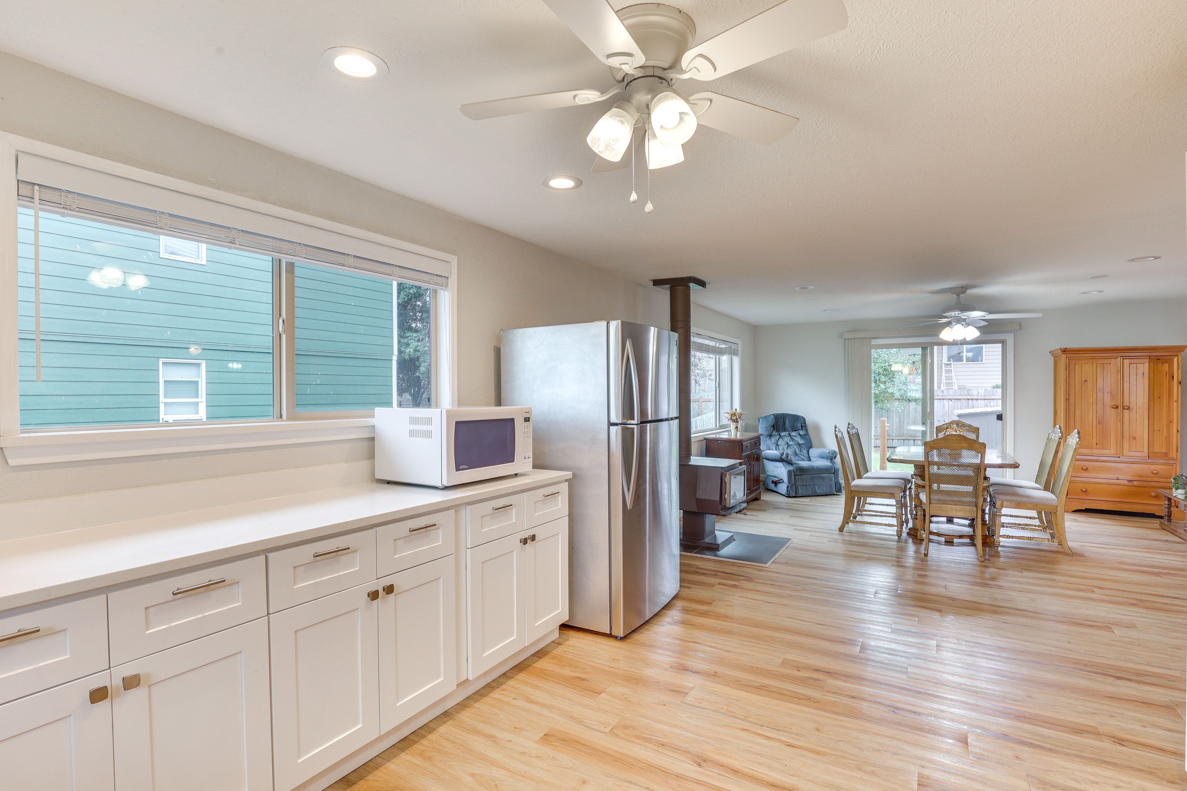 Kitchen | Trash Bags/Paper Towels
