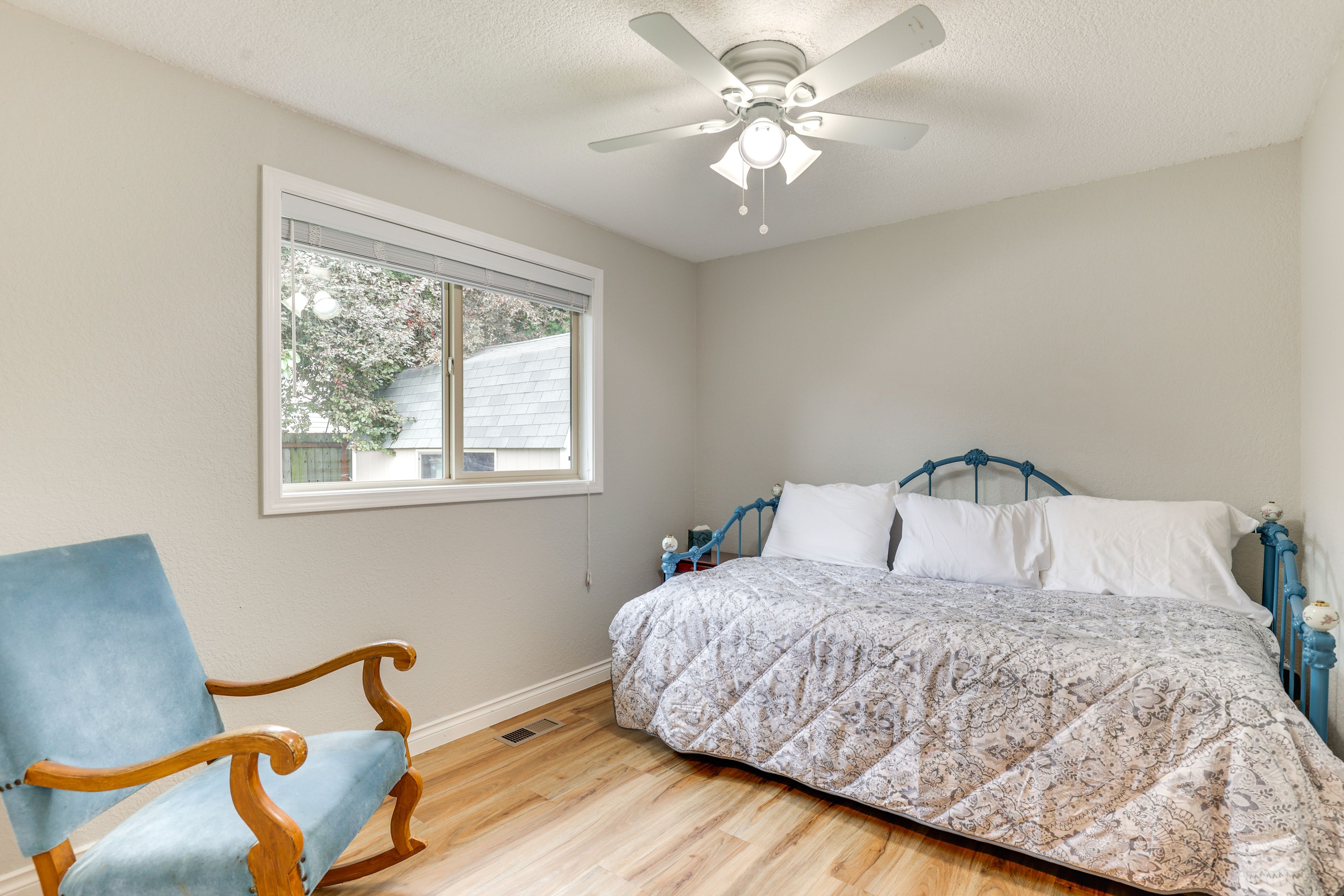 Bedroom 3 | Twin Daybed w/ Trundle