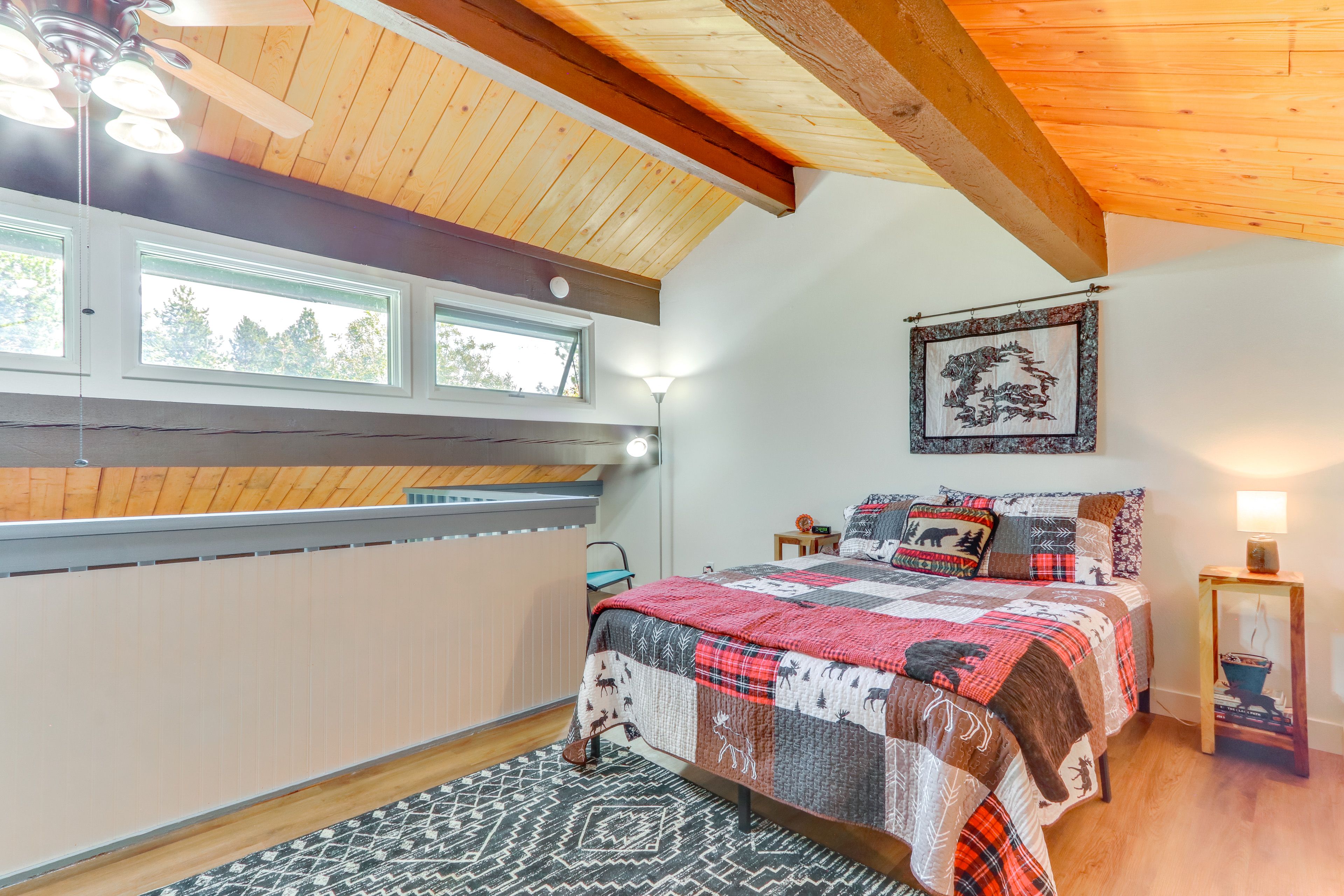 Bedroom 2 (Loft) | Queen Bed | Upper Level