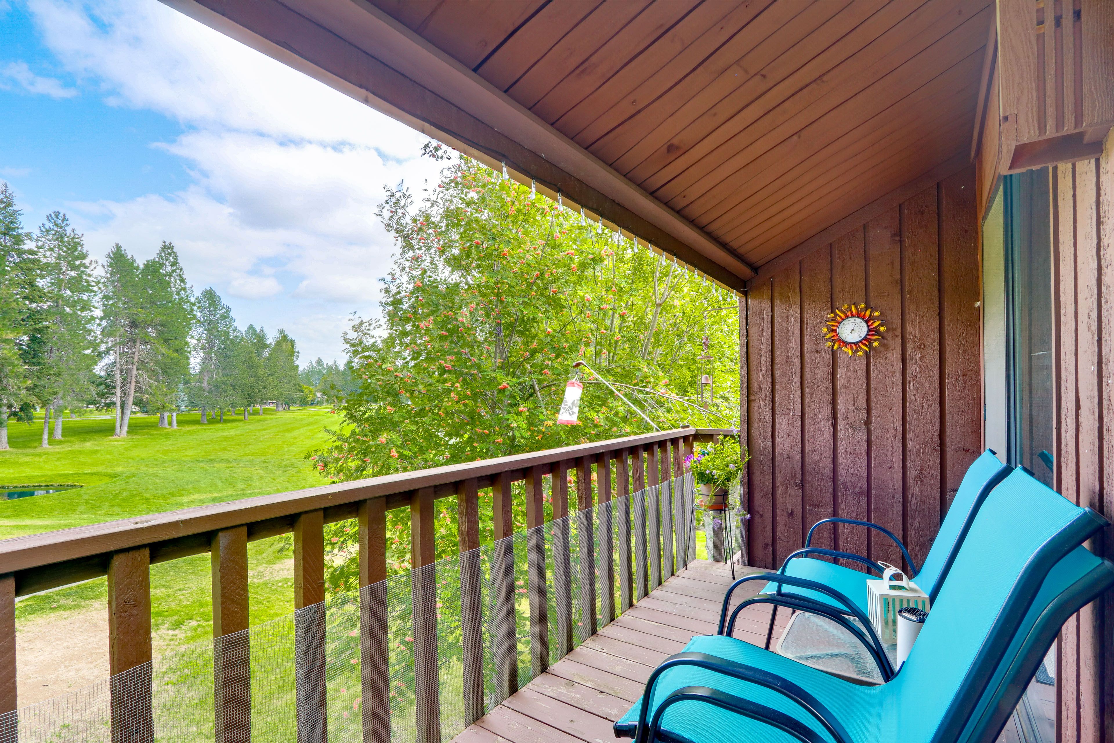 Rathdrum Vacation Rental | 2BR | 1BA | 950 Sq Ft | Stairs Required
