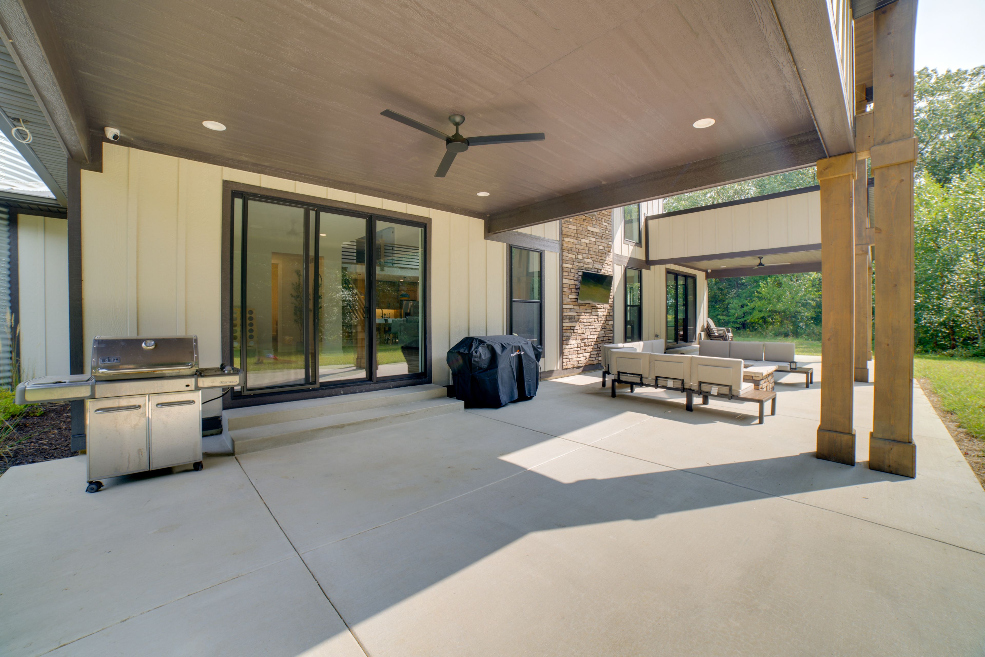 Covered Patio | Gas Grill | Blackstone Griddle