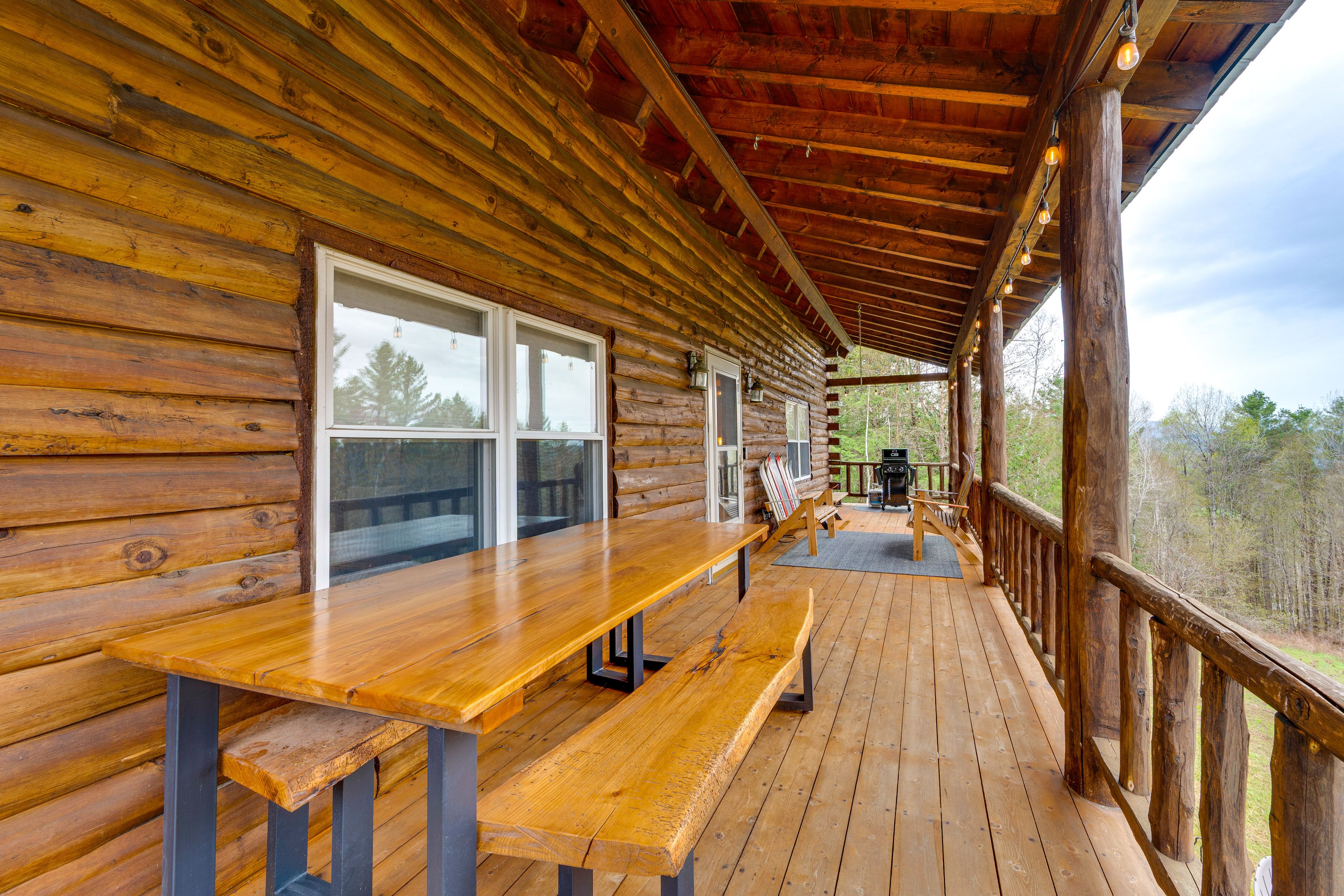 Deck | Picnic Table | Gas Grill | Seating | Swing