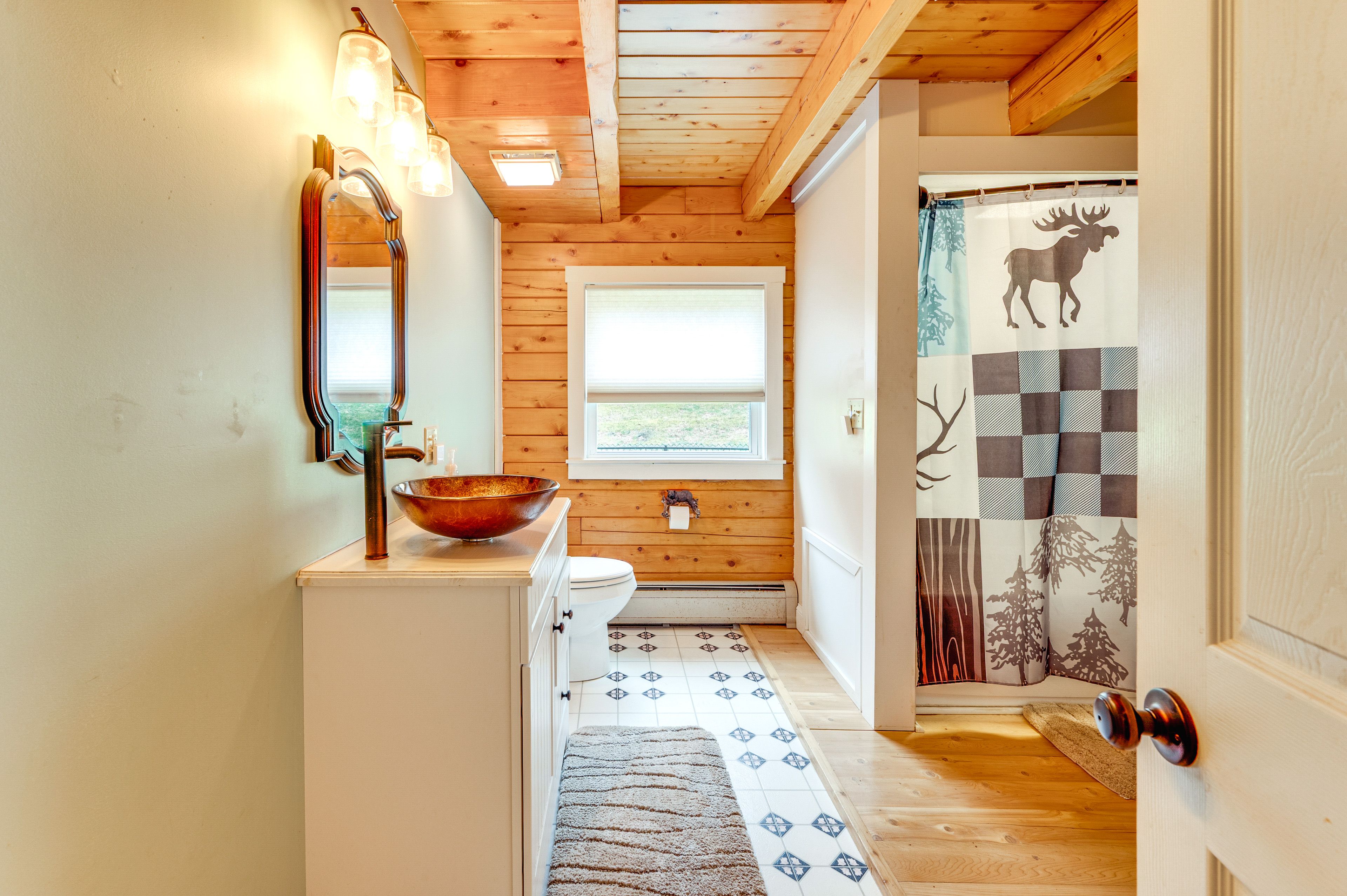 Full Bathroom | Main Level | Washer & Dryer