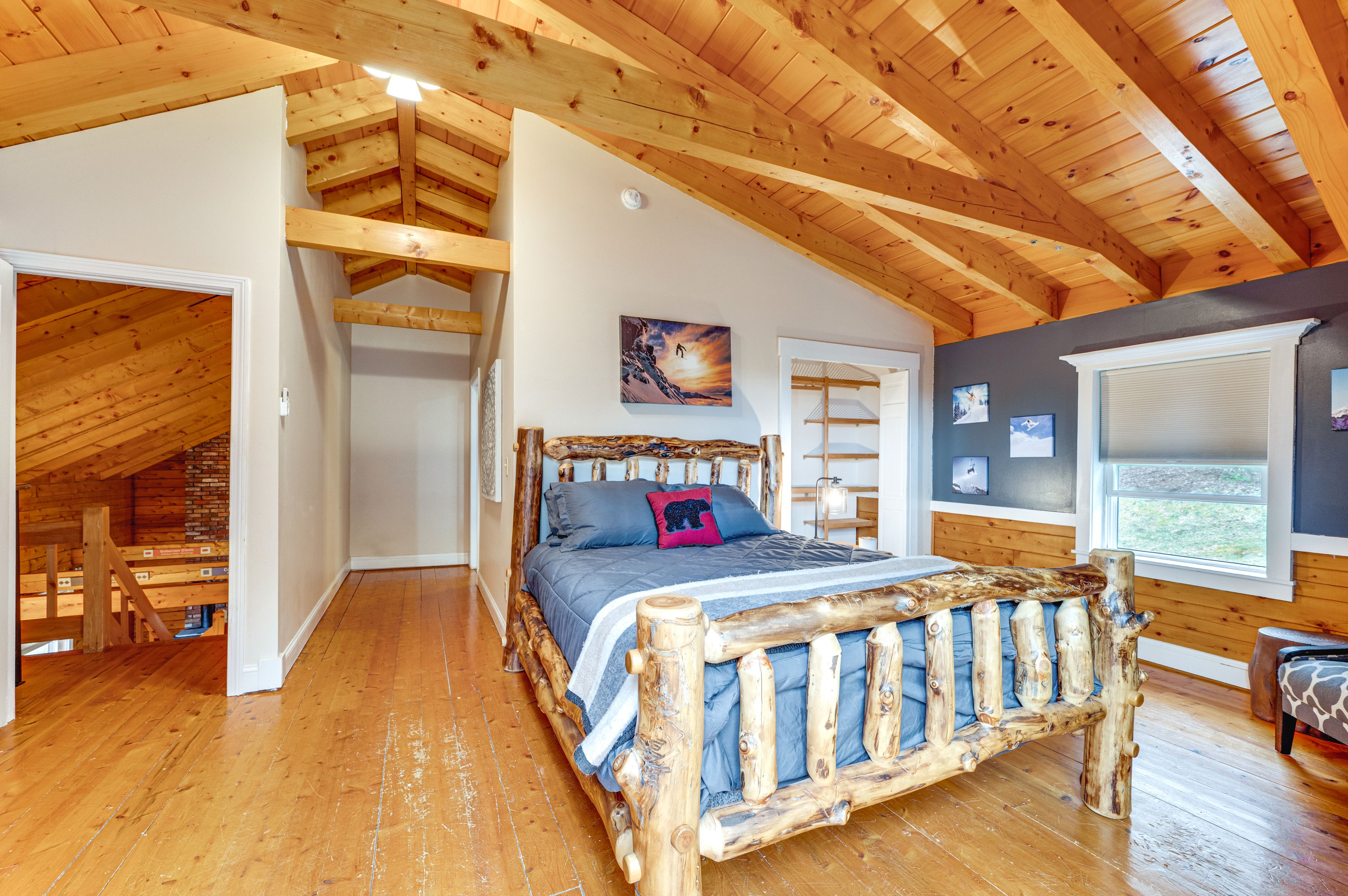 Bedroom 1 | Upper Level | Queen Bed | Linens Provided | Desk Workspace