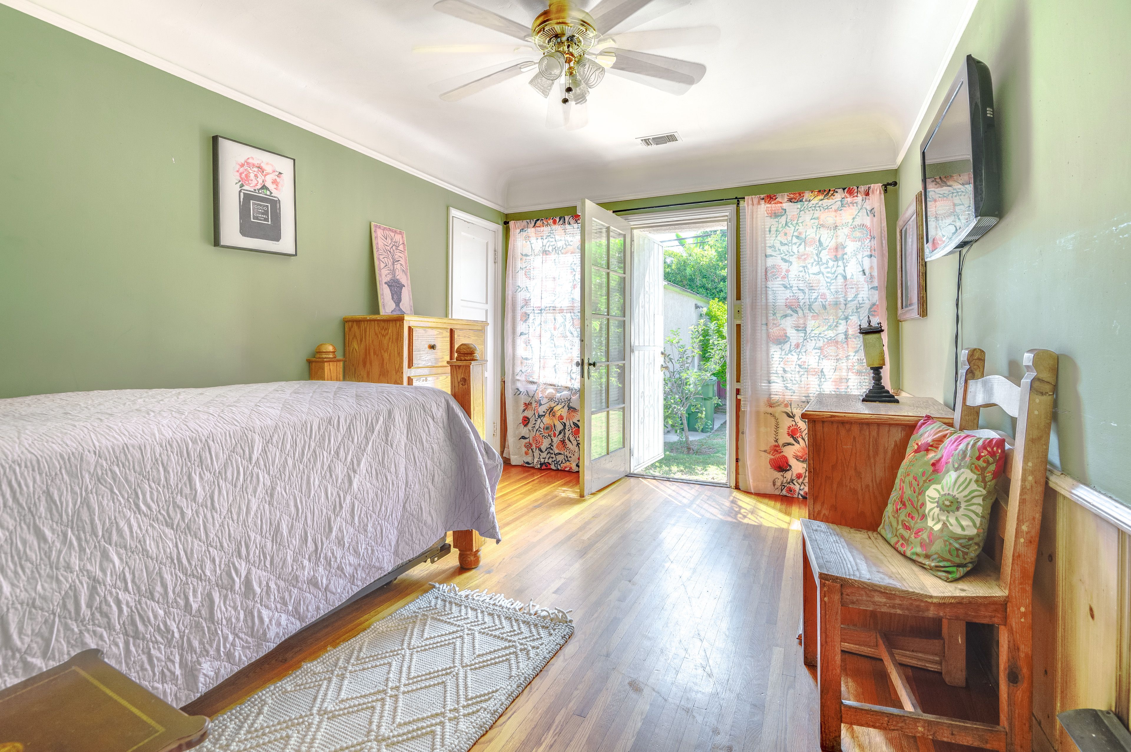 Bedroom 2 | Twin Bed w/ Twin Trundle