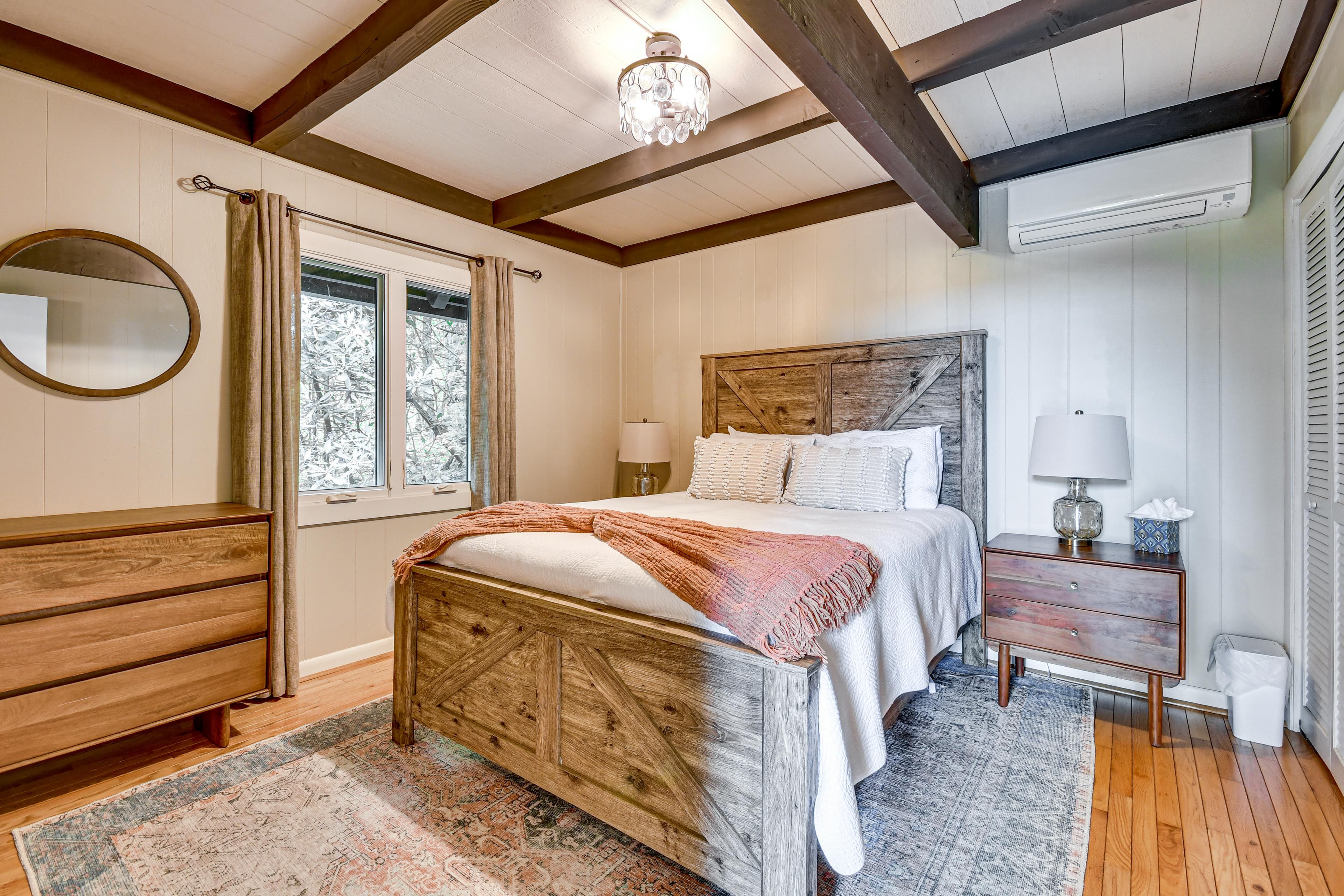 Bedroom 2 | Queen Bed | 2nd Floor