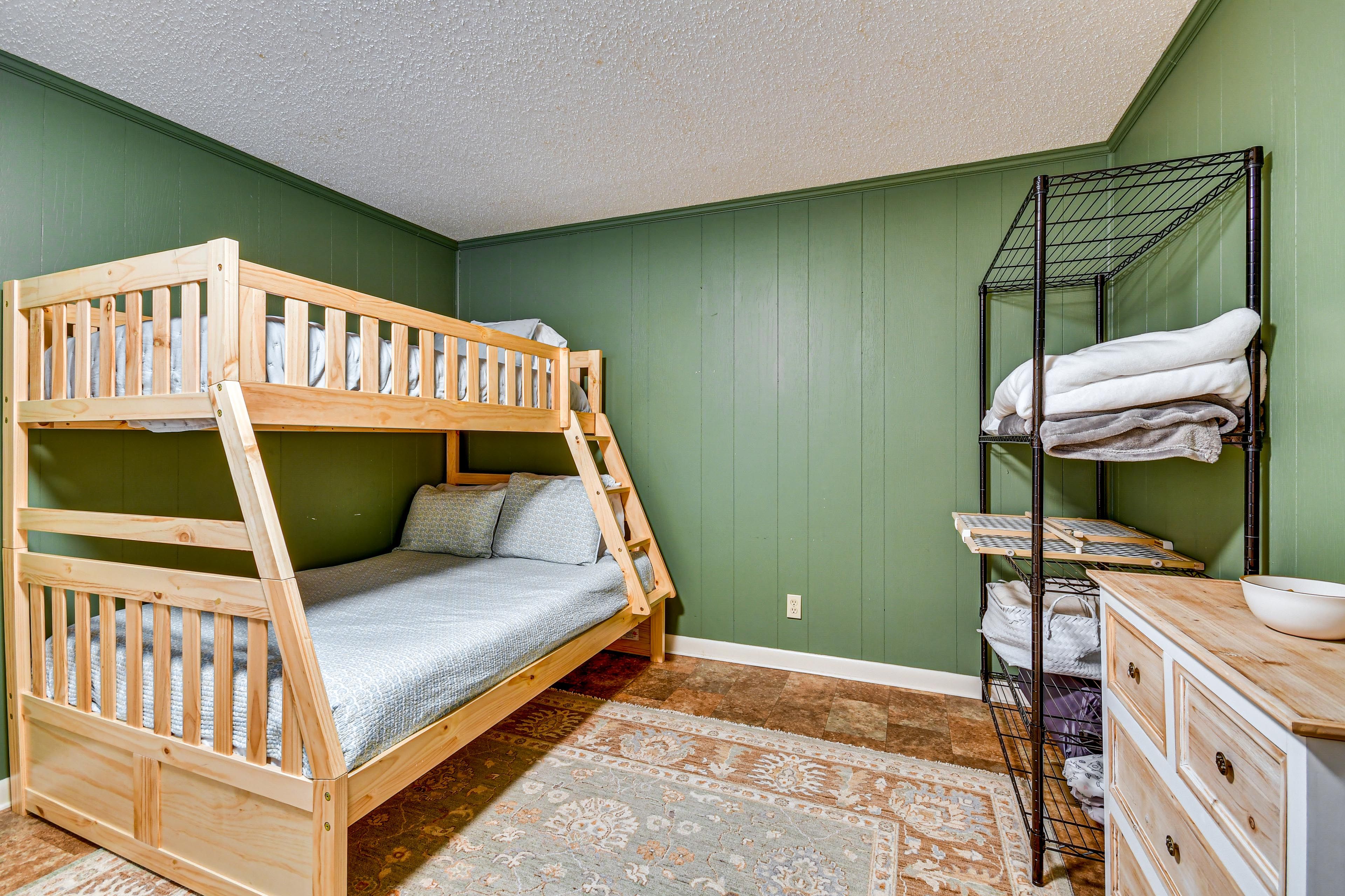 Bunk Room | 2 Twin/Full Bunk Beds | 1st Floor
