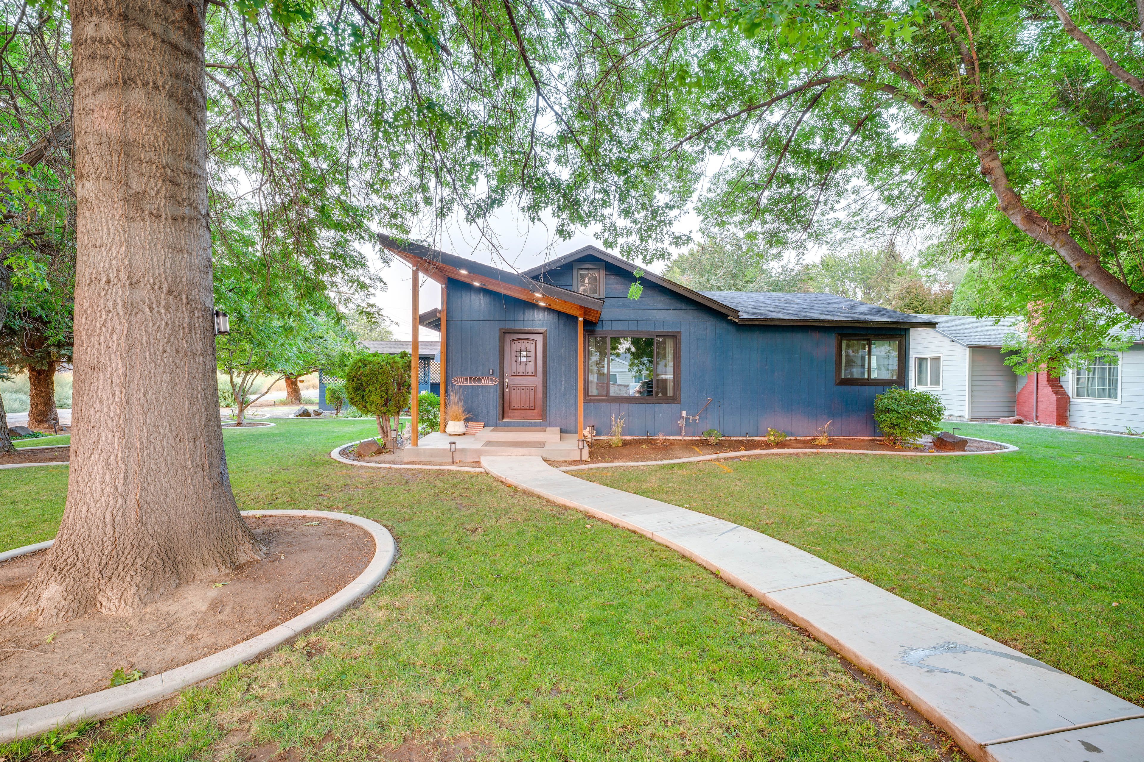 Prosser Vacation Rental | 2BR | 2BA | 3 Steps to Enter | 2,100 Sq Ft
