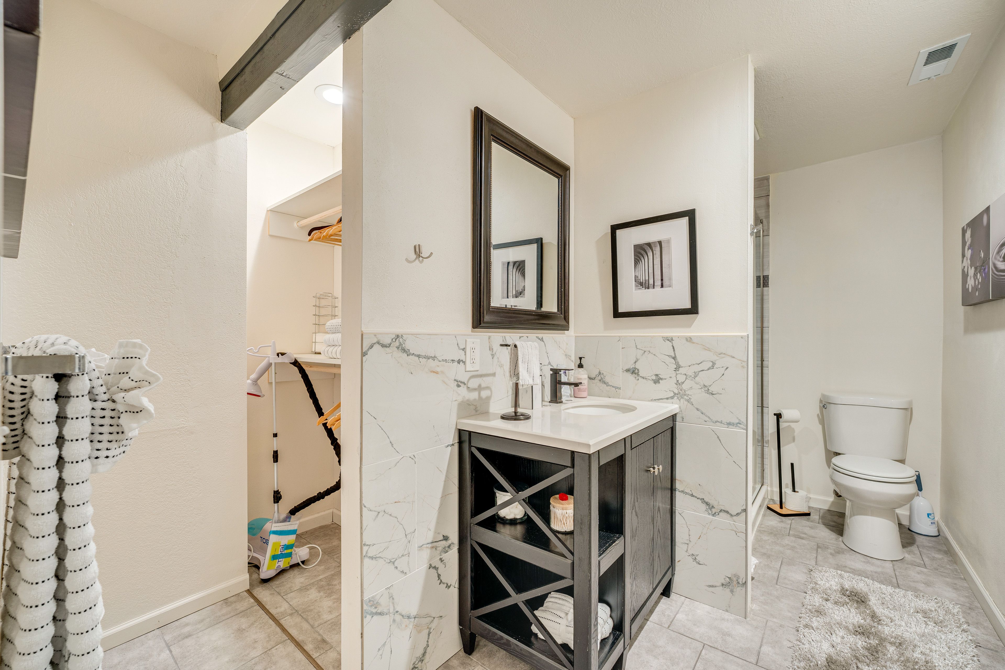 En-Suite Bathroom | Towels Provided