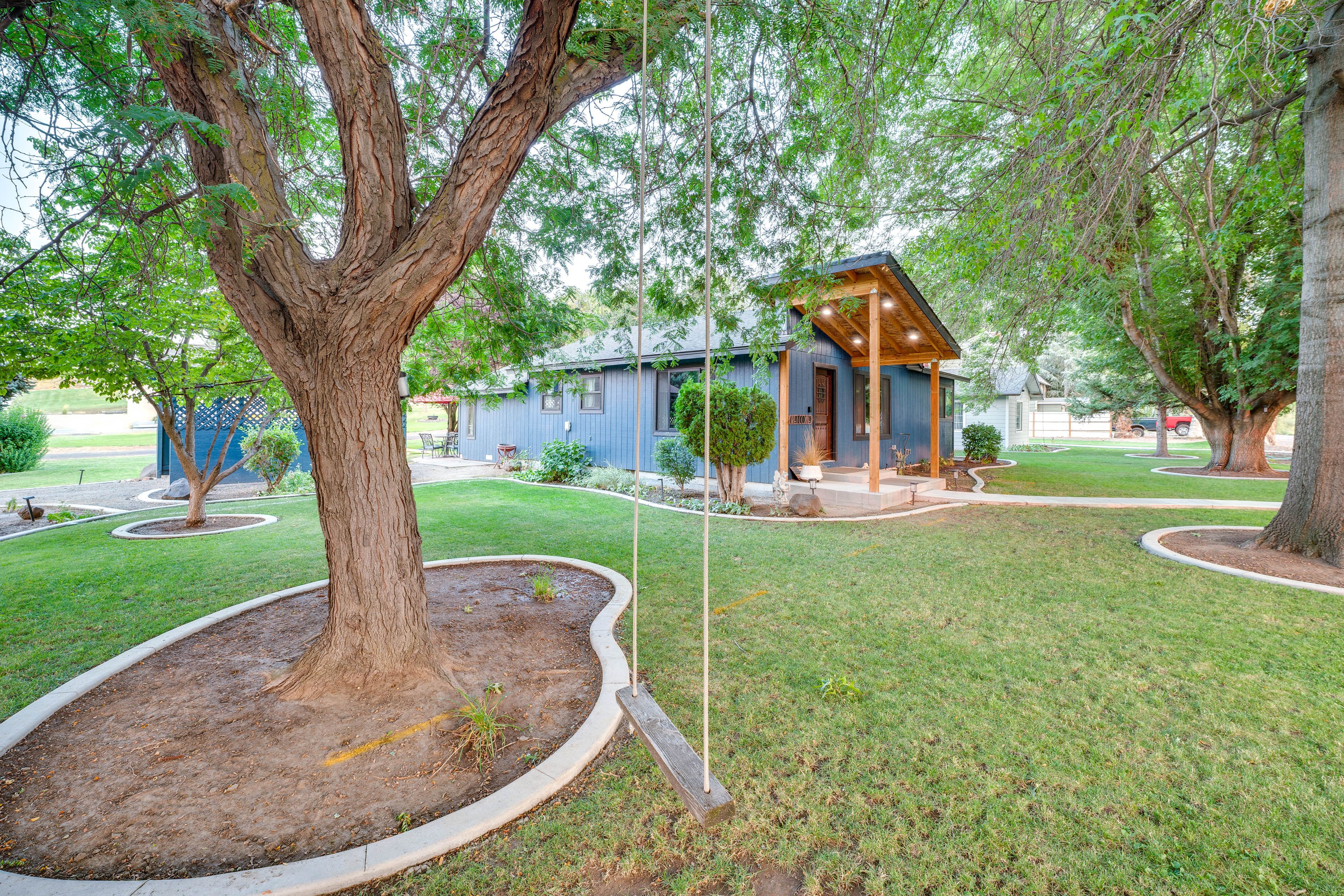 Property Exterior | Private Yard