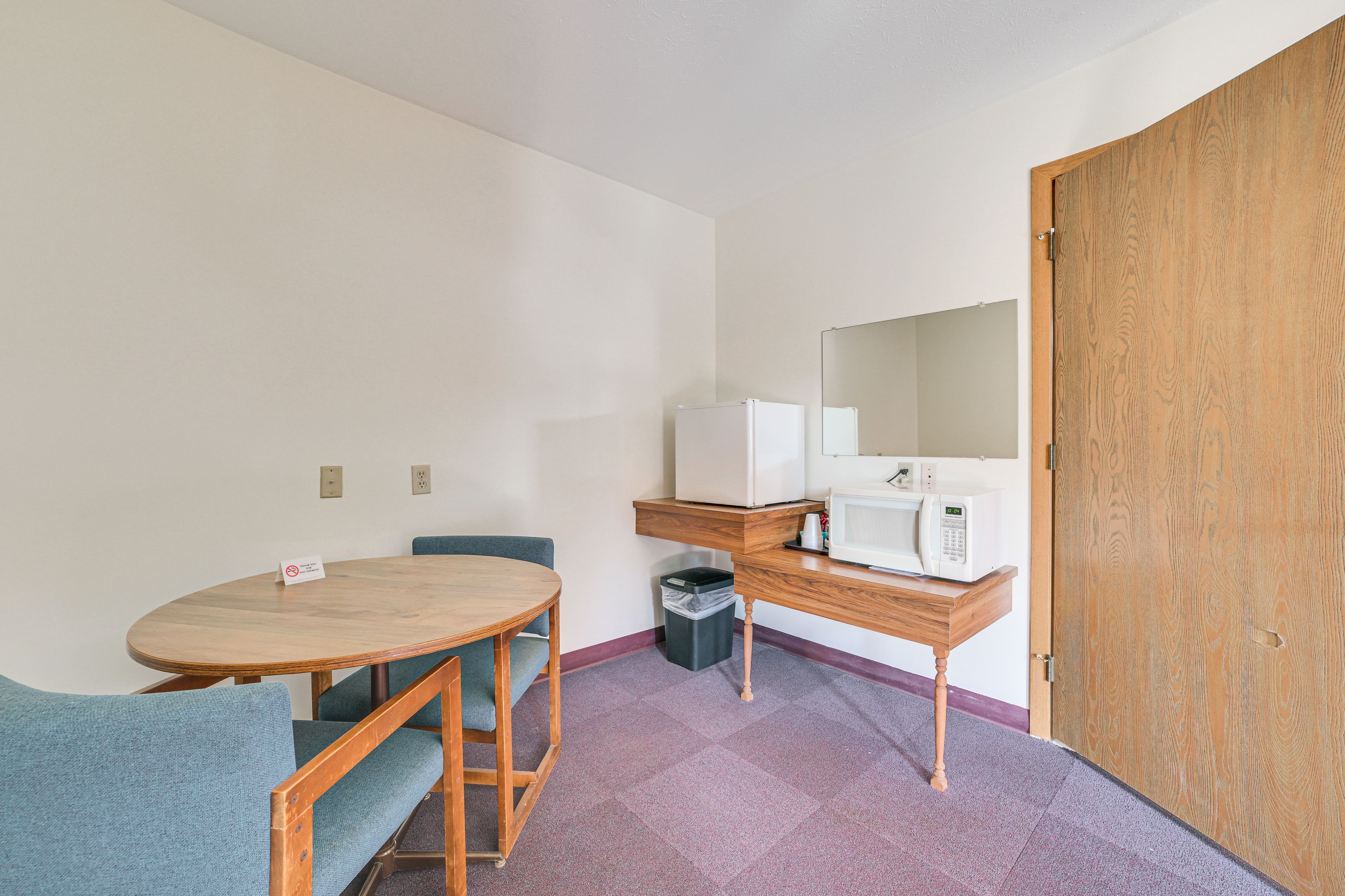 Studio | Kitchenette | Hot Plate | Microwave