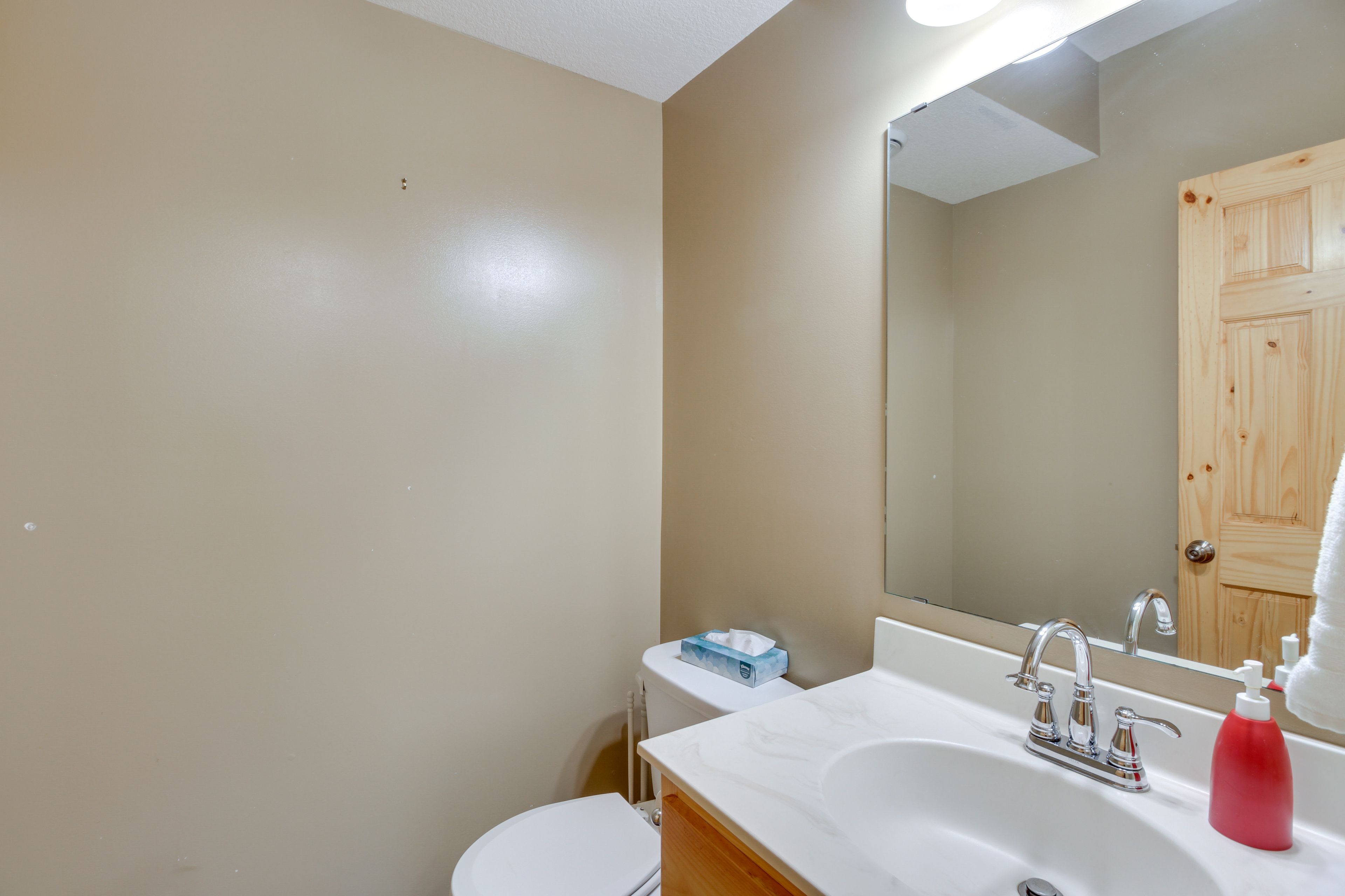 Half Bath | 2nd Floor