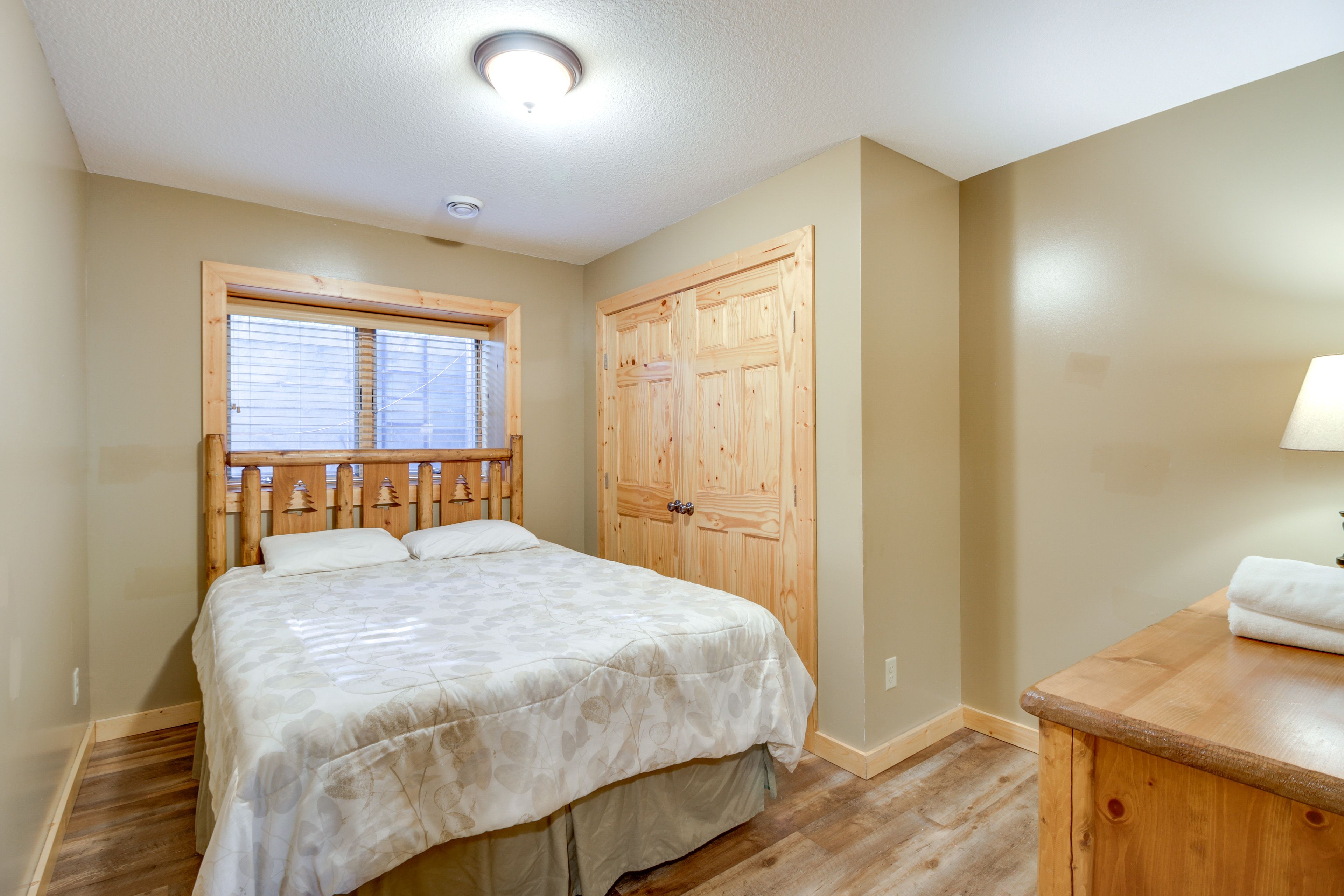 Bedroom 3 | Queen Bed | 1st Floor