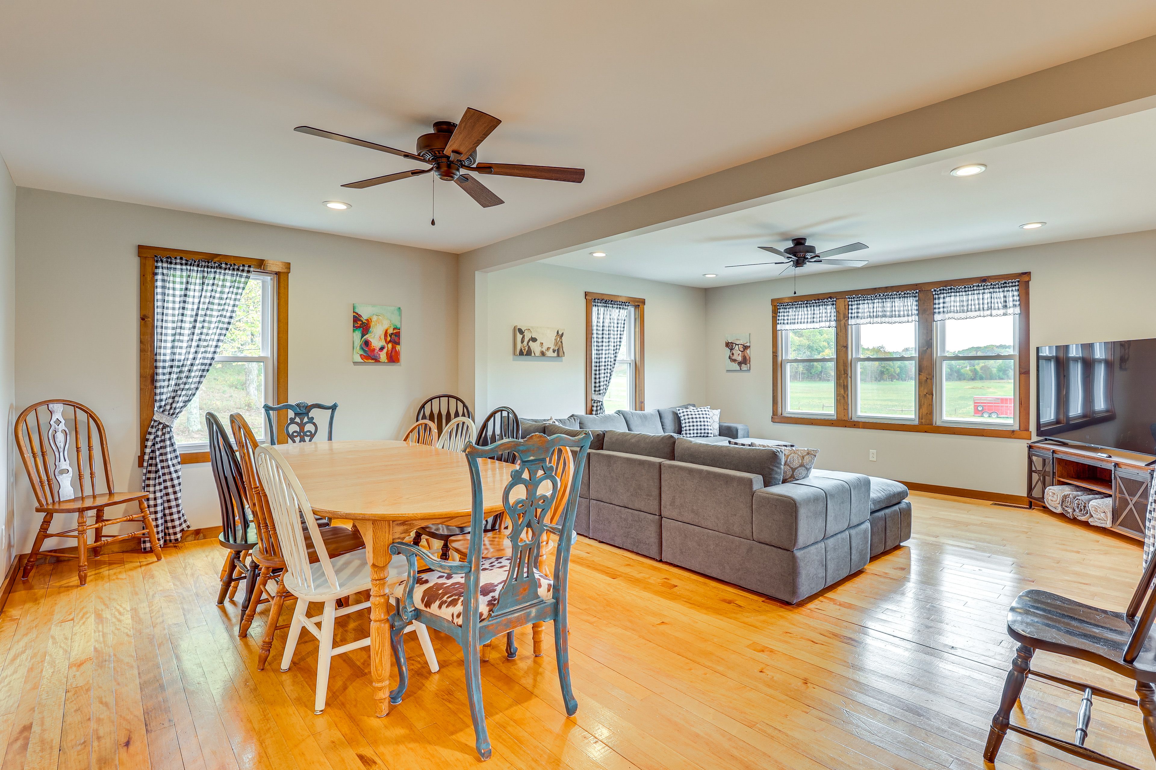 Breakfast Nook | Main Level