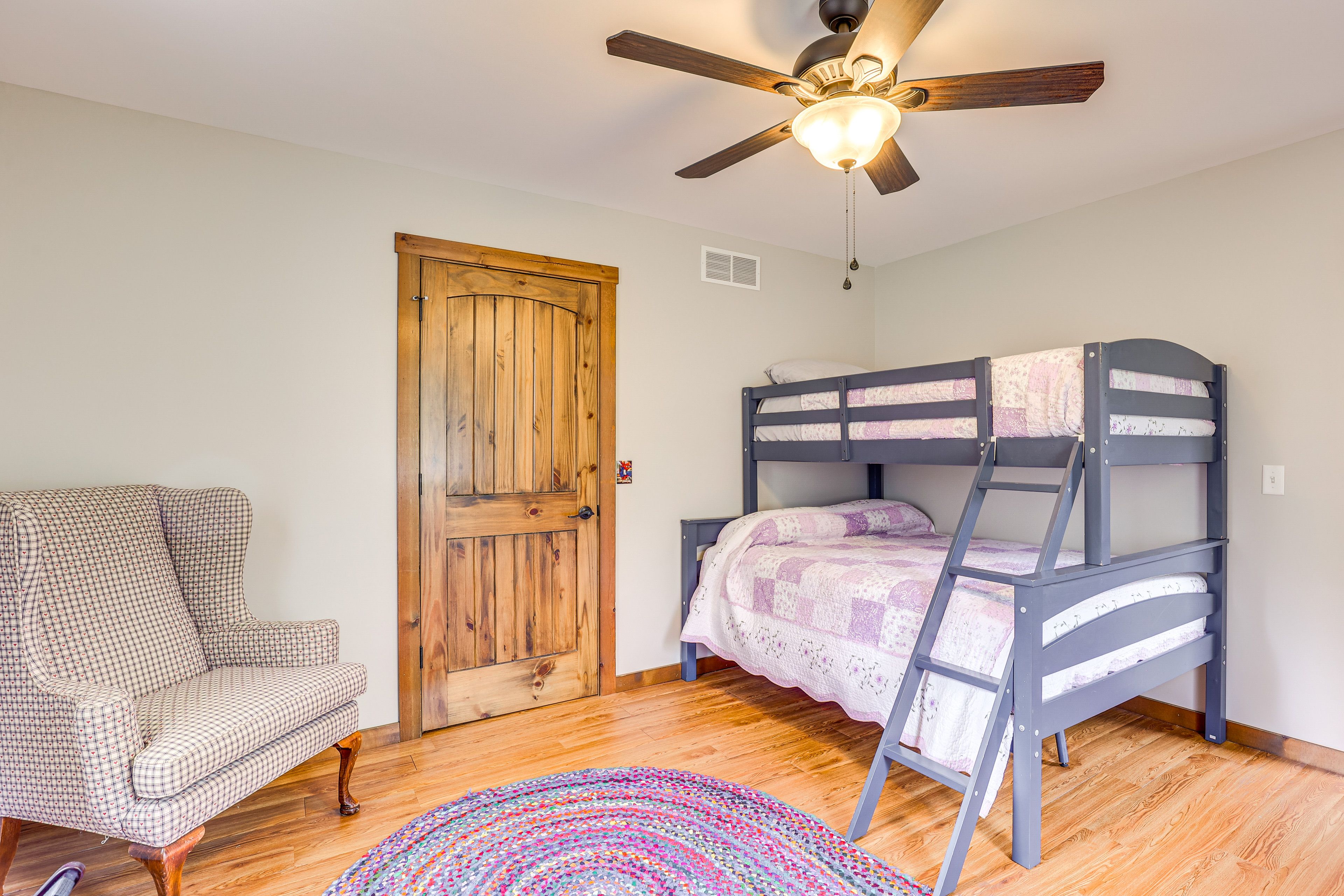 Bedroom 5 | Upper Level | Twin/Full Bunk Bed | Linens Provided