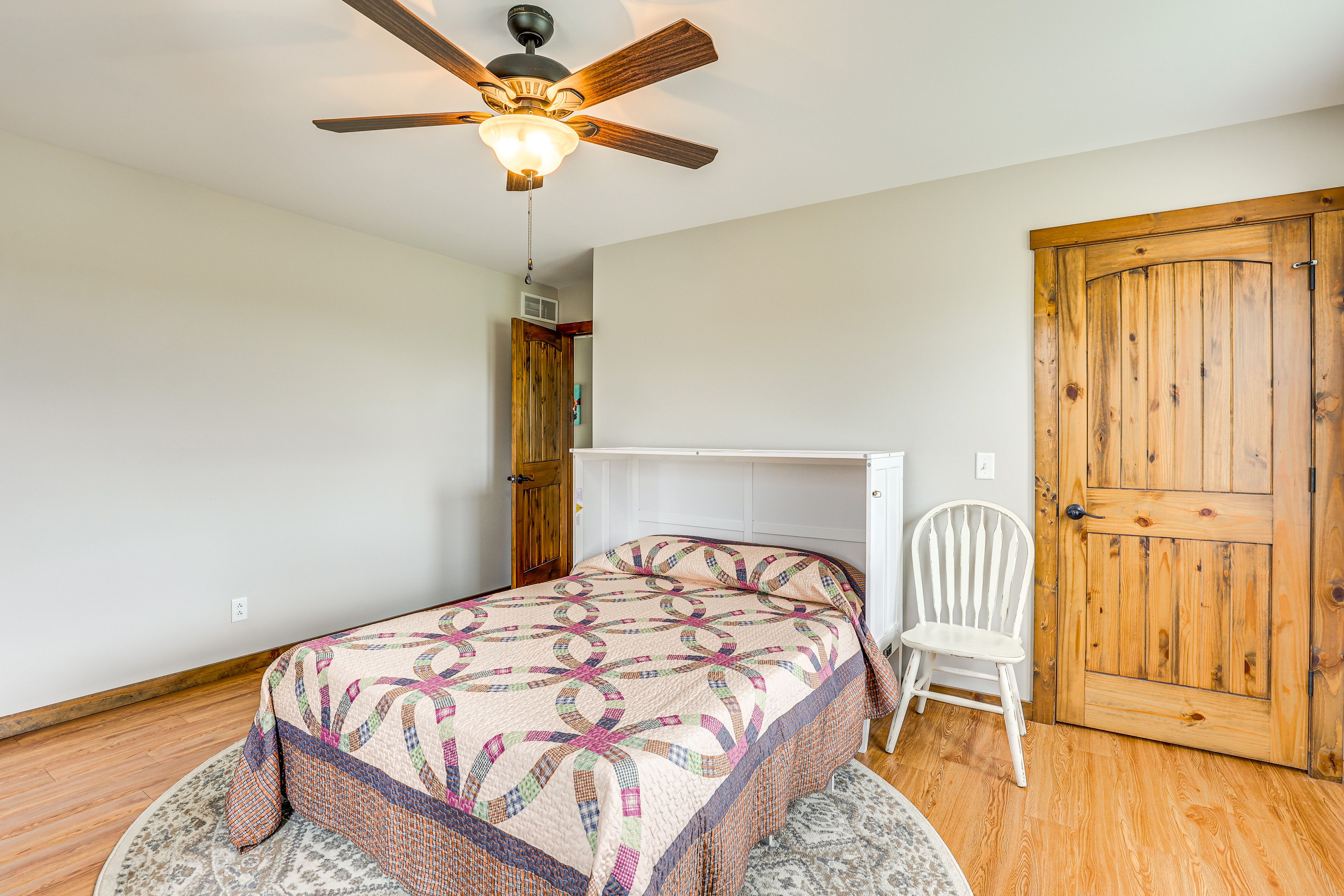 Bedroom 2 | Upper Level | Queen Bed | Linens Provided