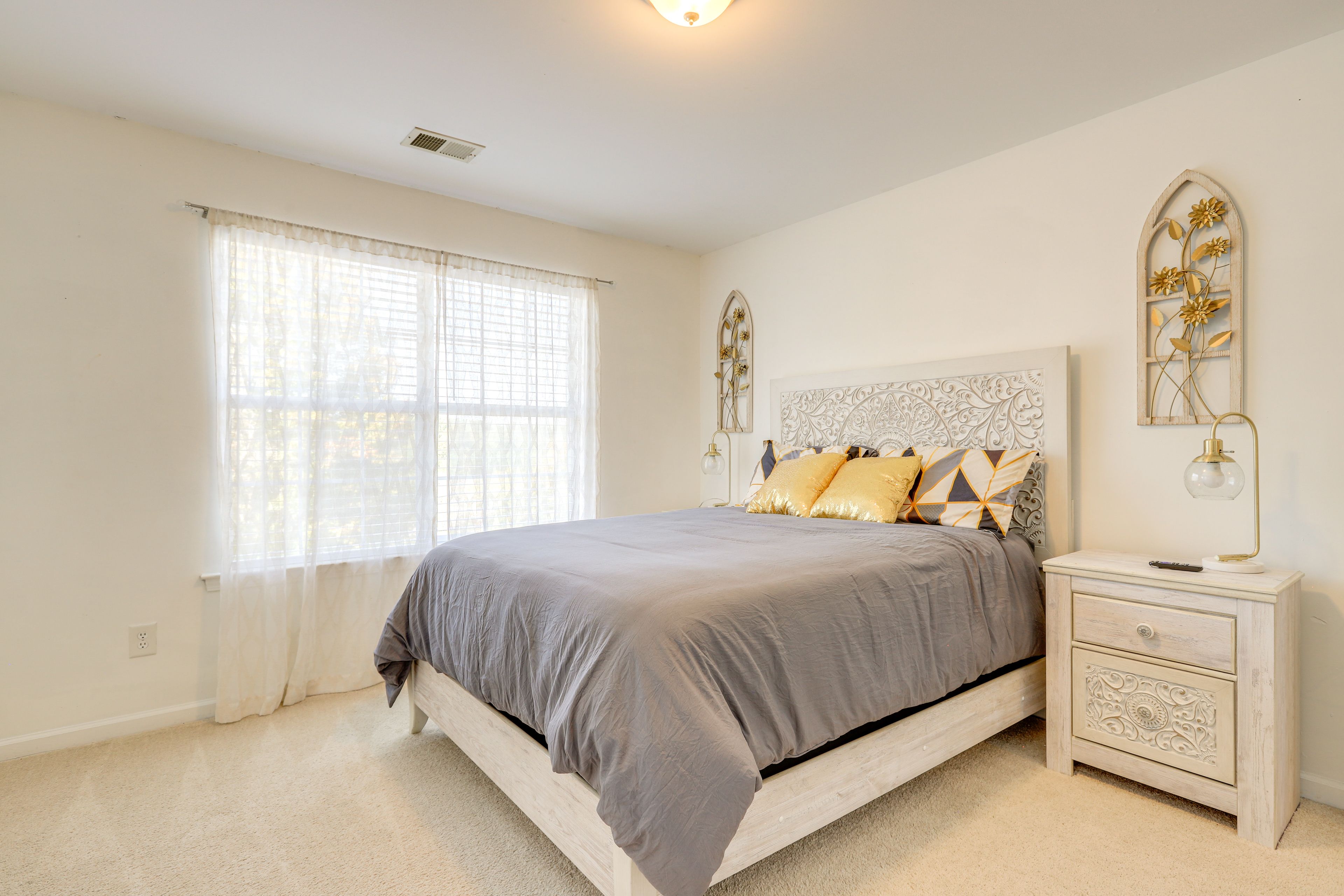 Bedroom 4 | Queen Bed | 2nd Floor