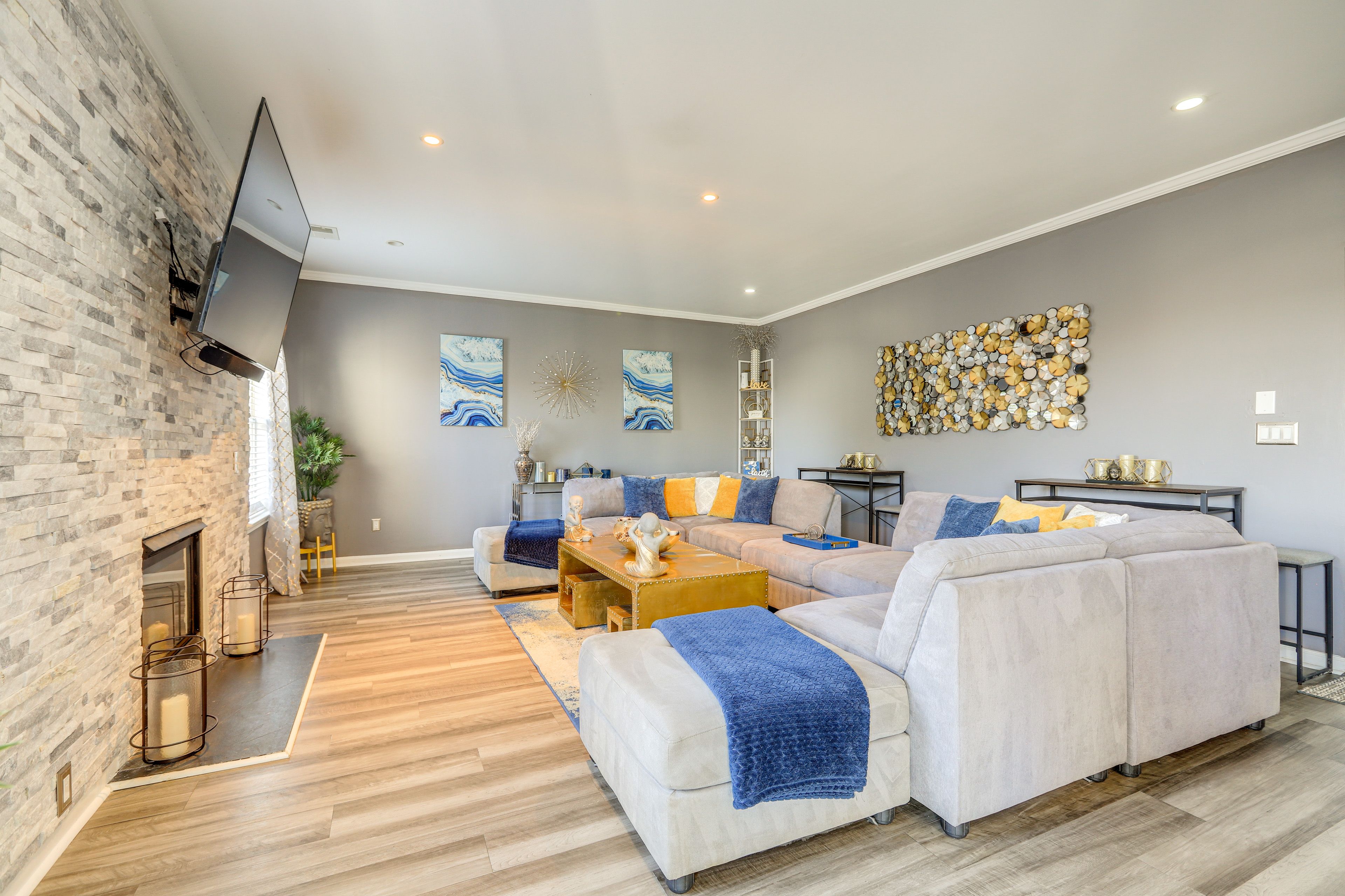 Living Room | Smart TV | Fireplace | 1st Floor
