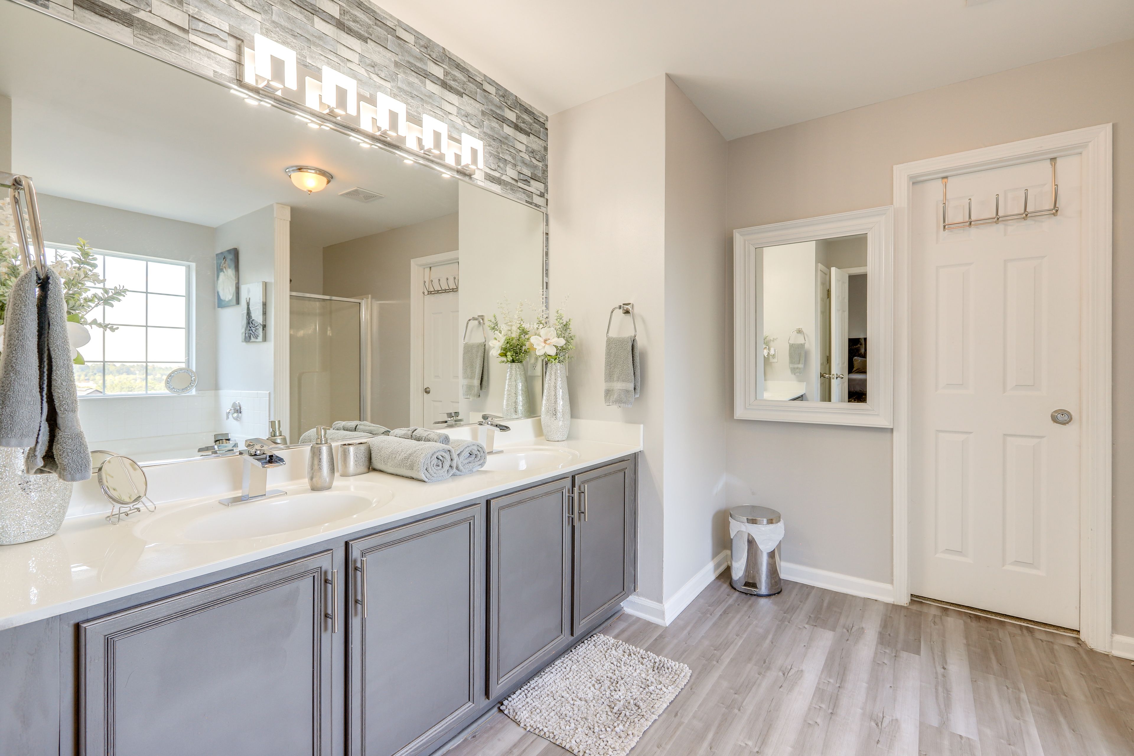 Bathroom | 2nd Floor