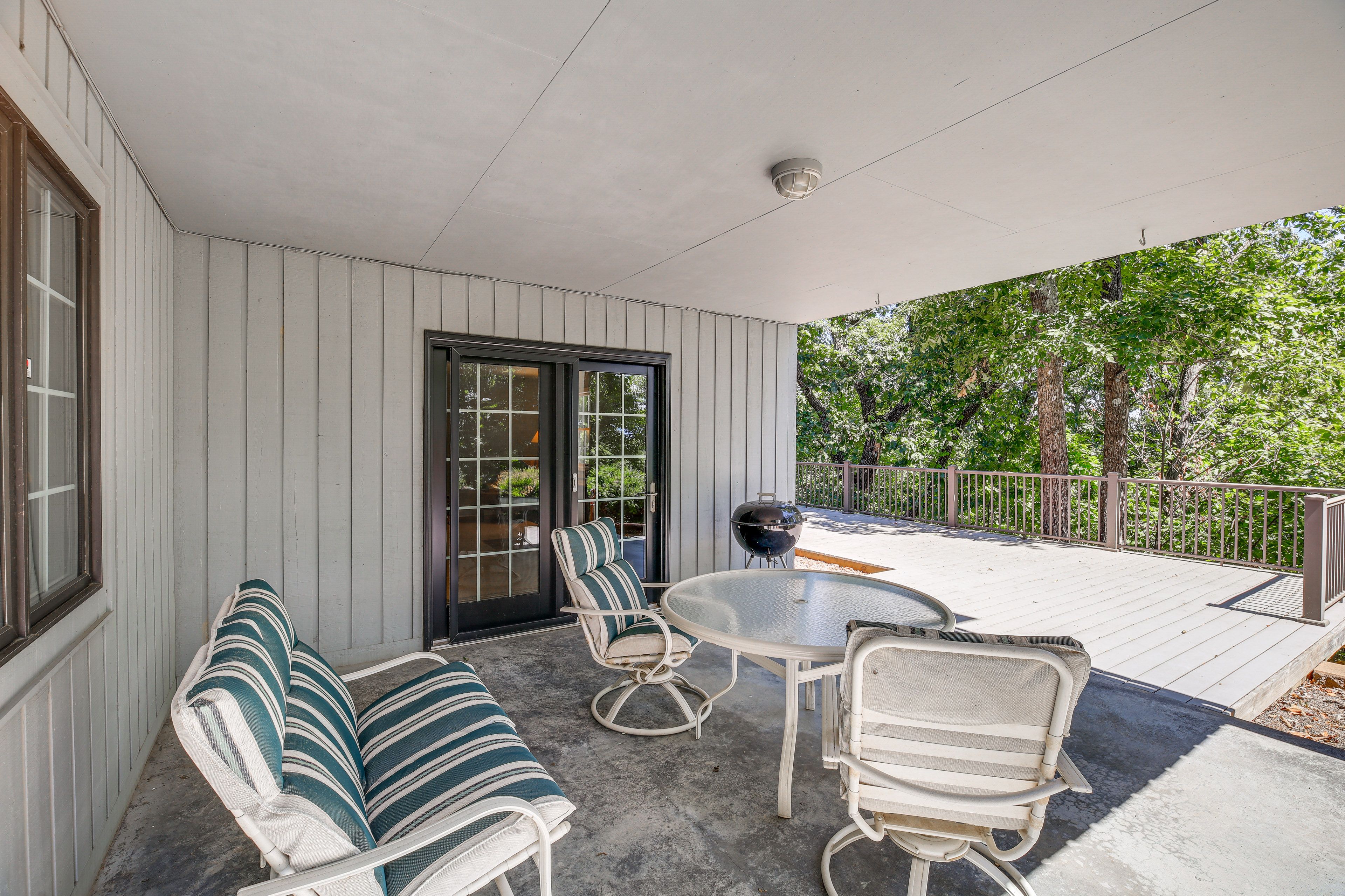 Covered Patio | Deck | Charcoal Grill