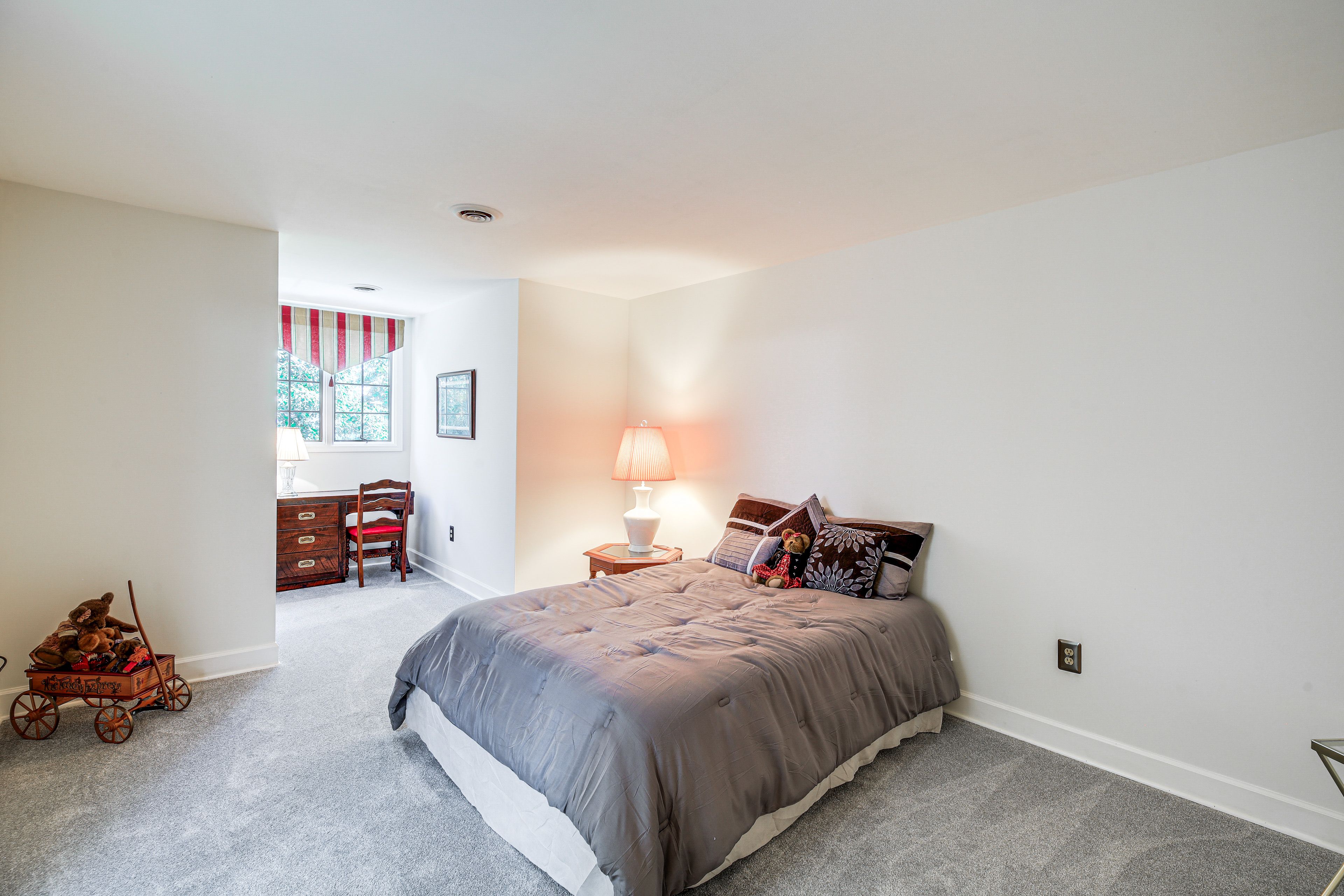 Bedroom 3 | Queen Bed | 2nd Floor