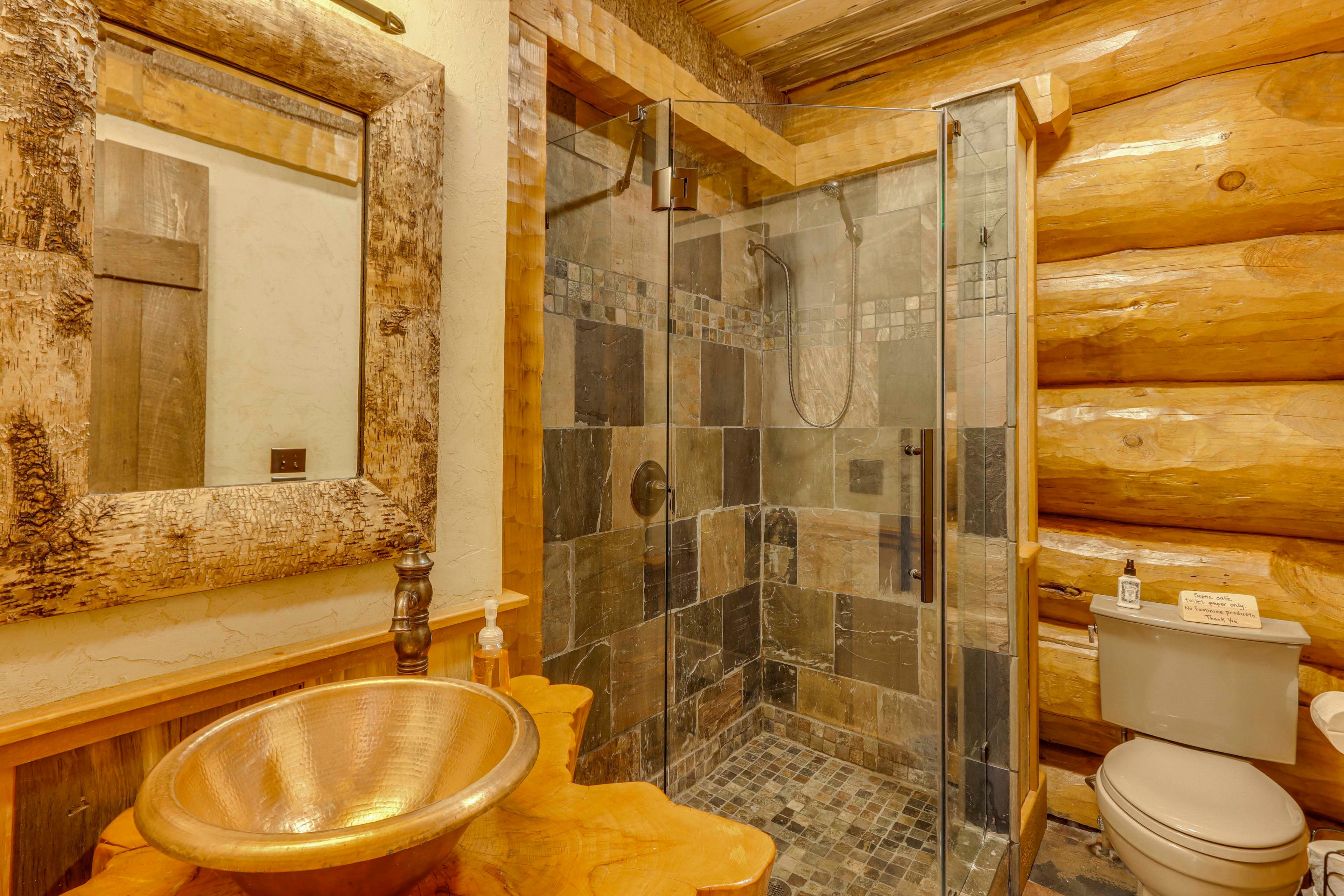 Full Bathroom | 1st Floor