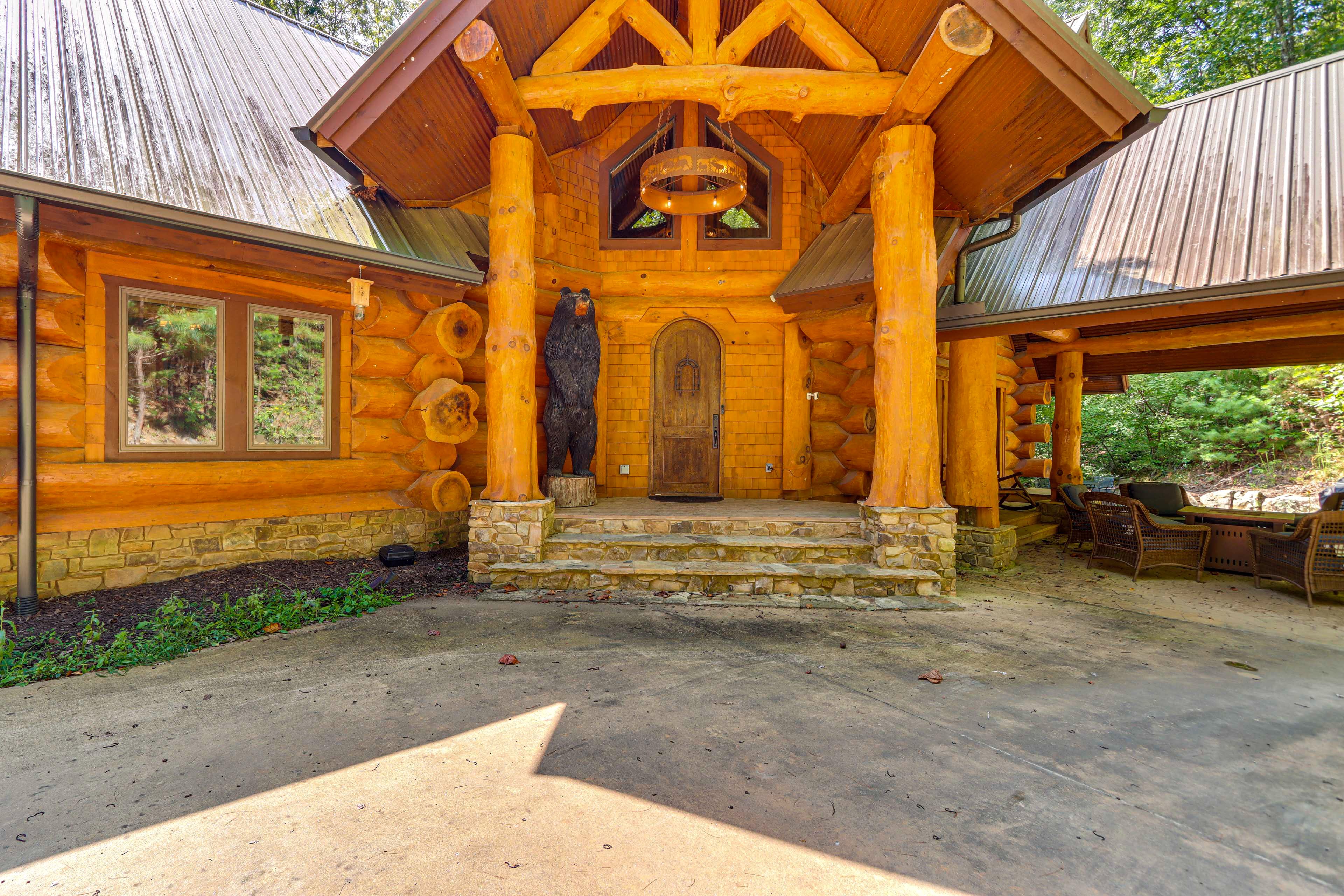 Parking | Gravel Driveway (5 Vehicles)