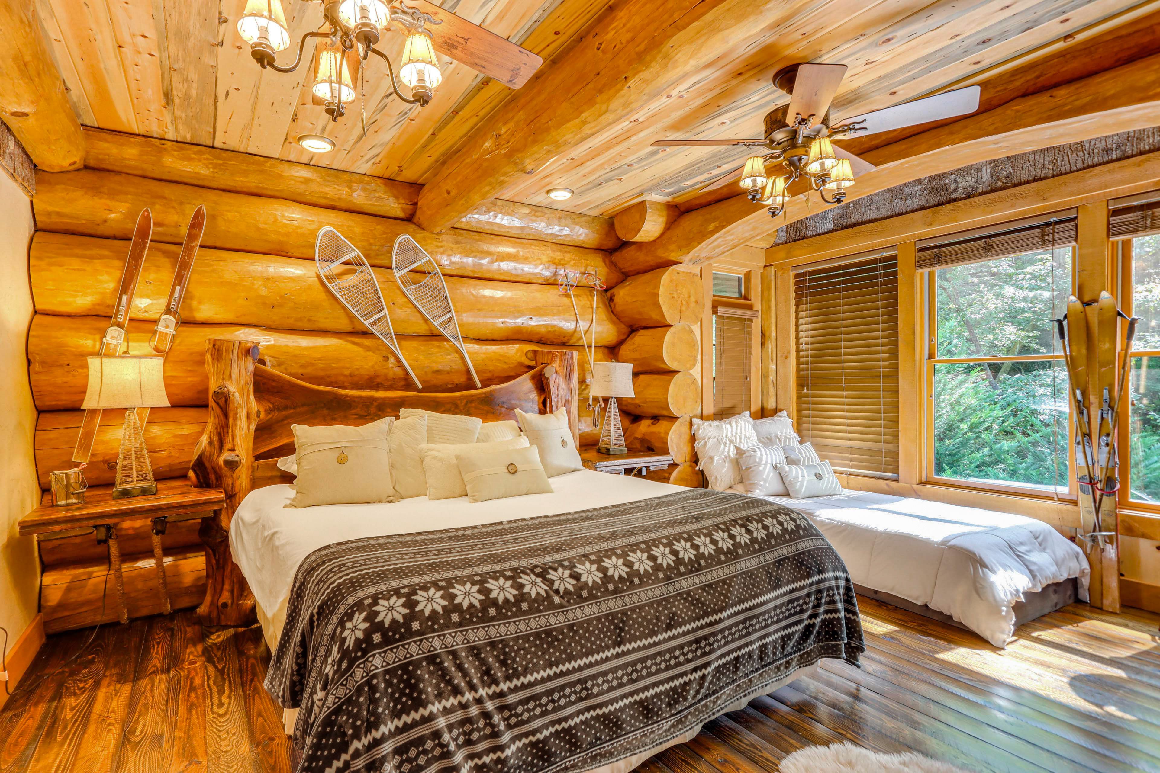 Bedroom 1 | 1st Floor | King Bed