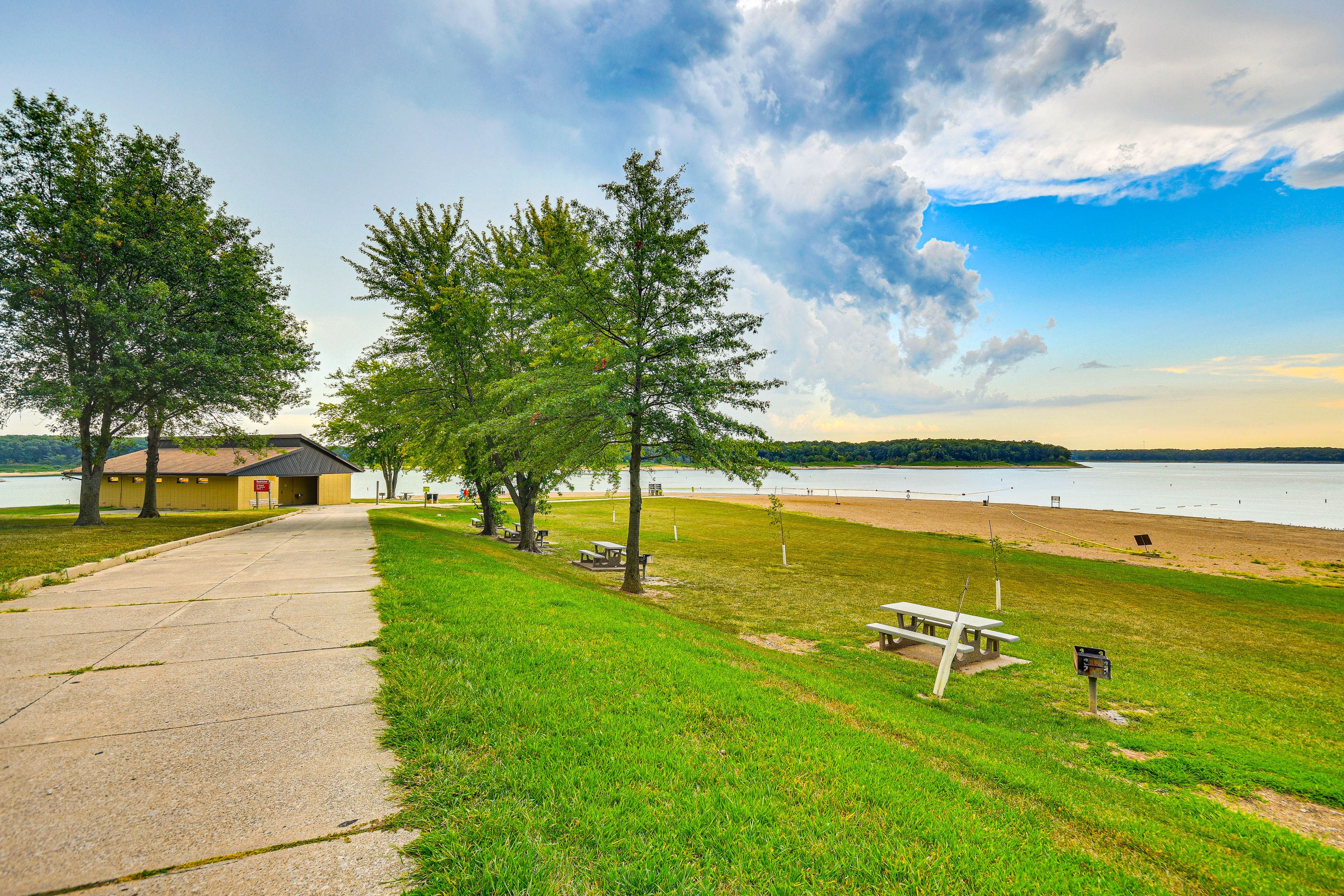 Monroe City Vacation Rental | 2BR | 2BA | 1,012 Sq Ft | Step-Free Entry