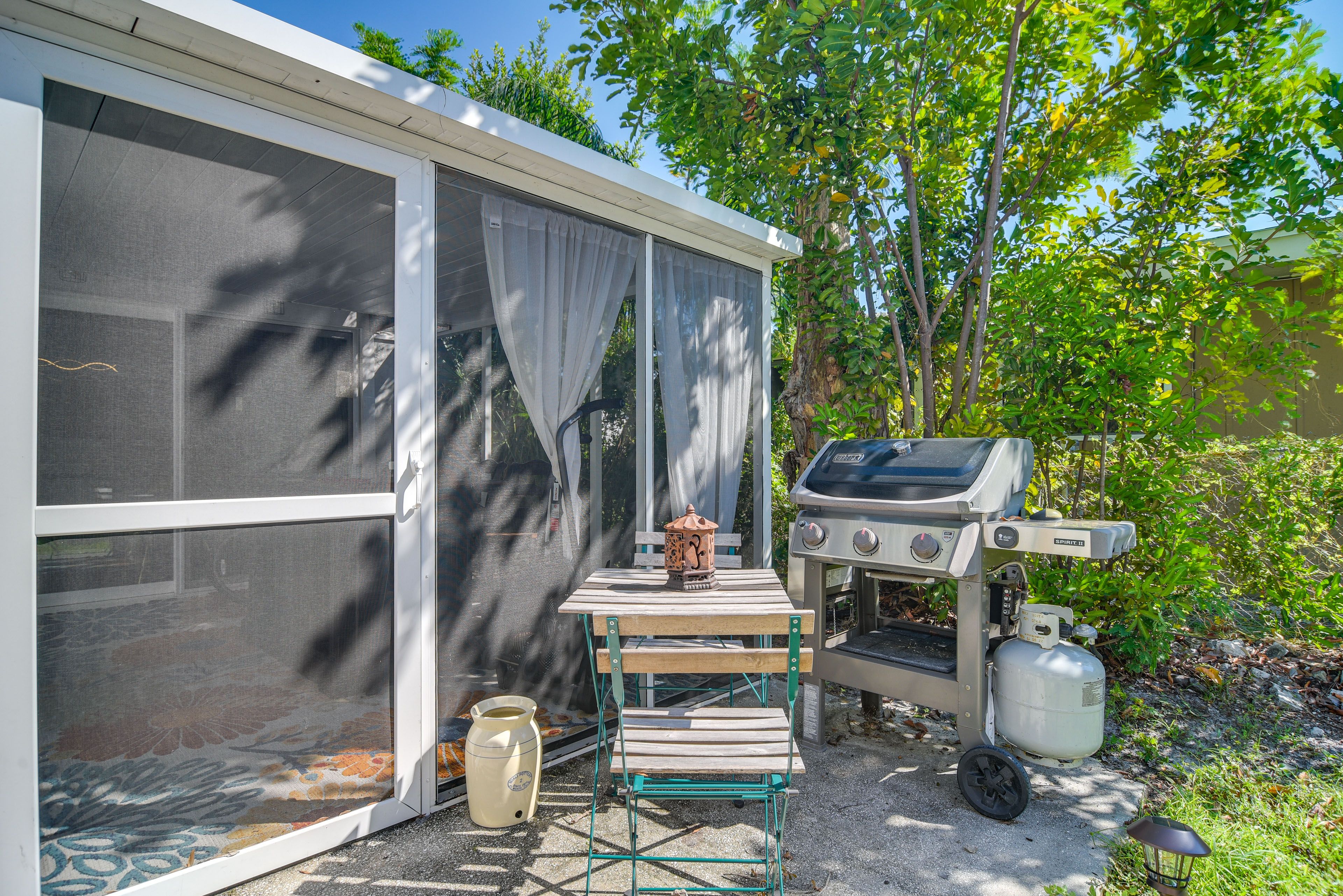 Studio Exterior | Gas Grill