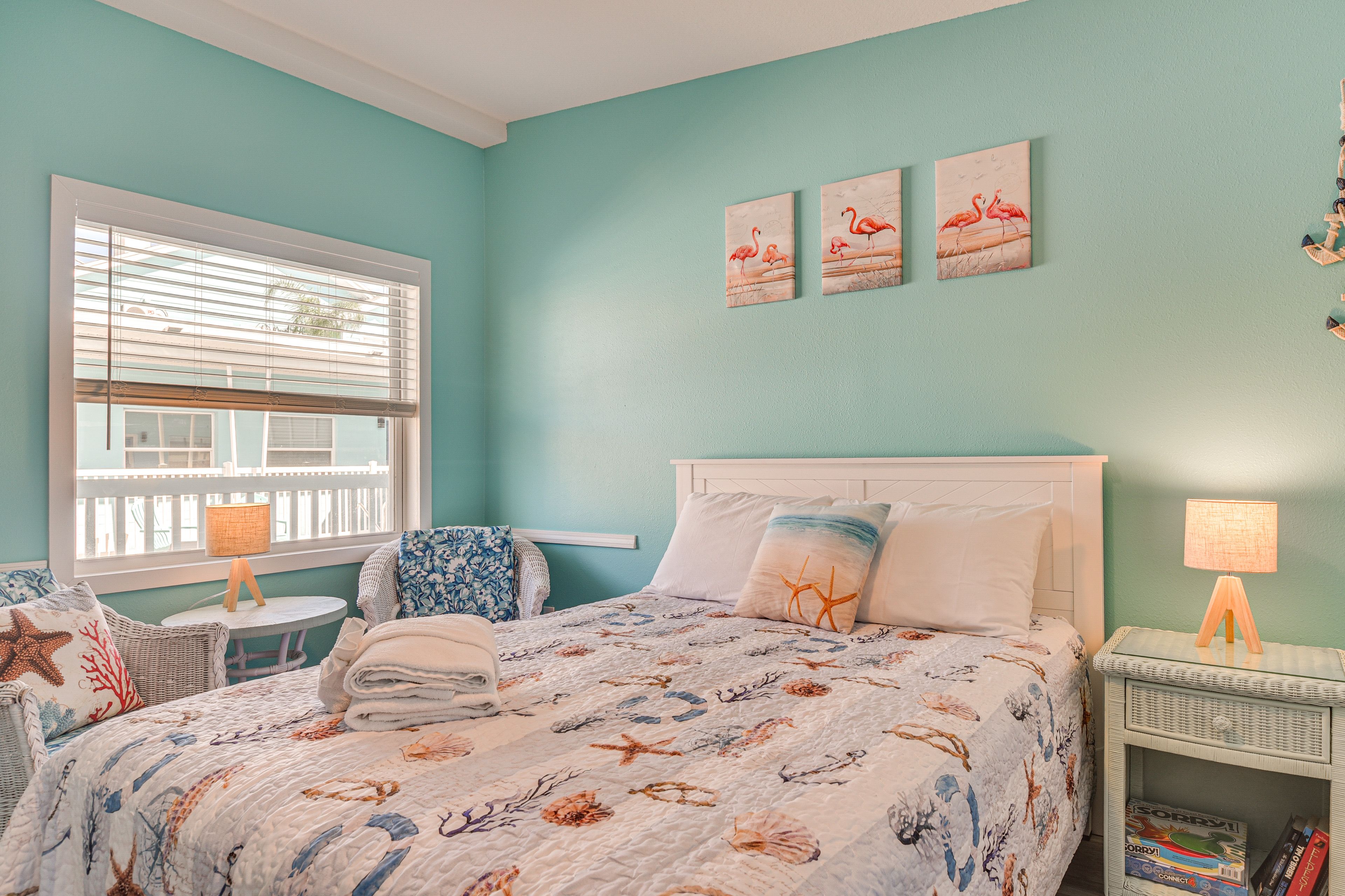 Studio | Queen Bed | Single-Story Unit