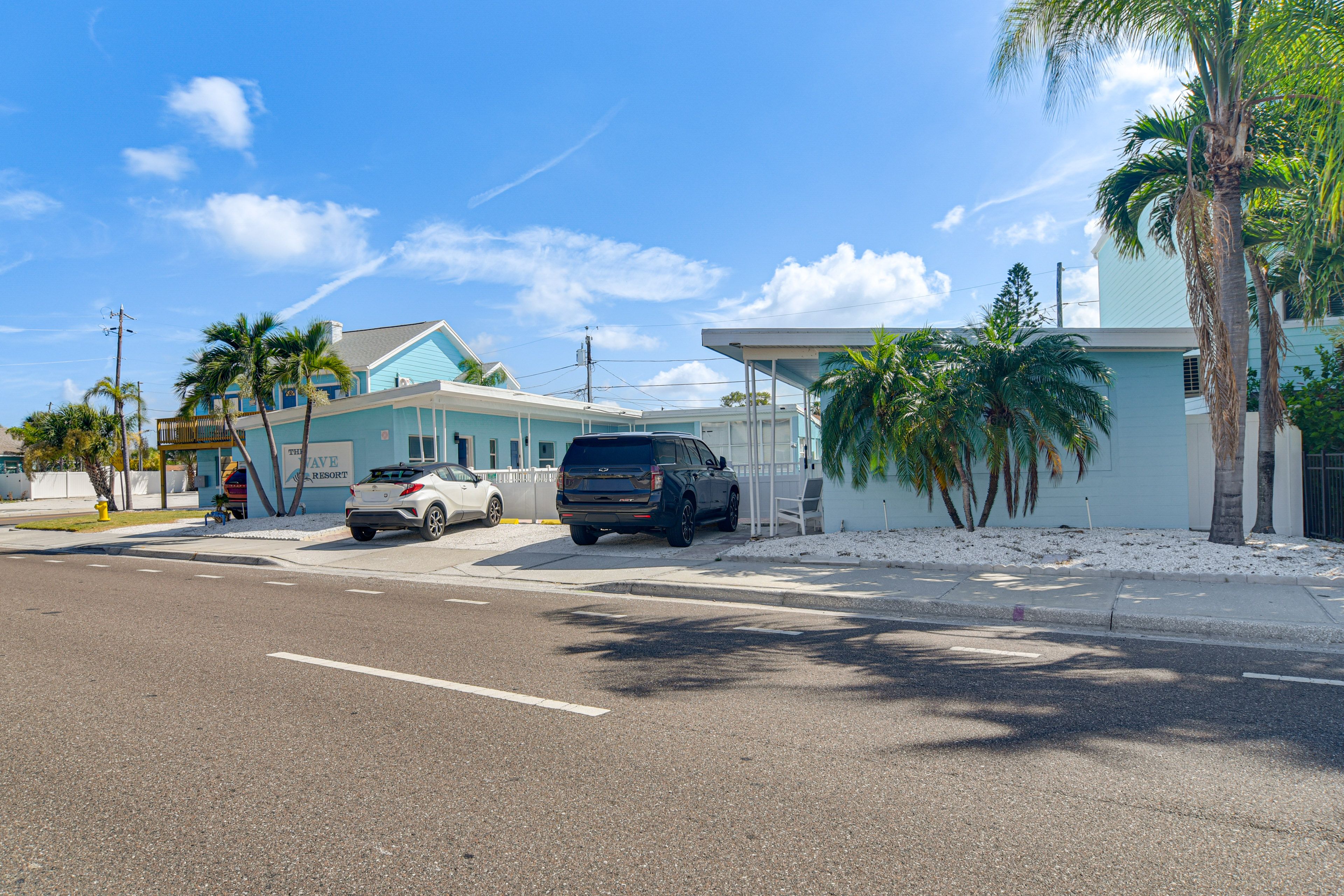 Parking | Community Lot (Open Parking) | Free Street Parking