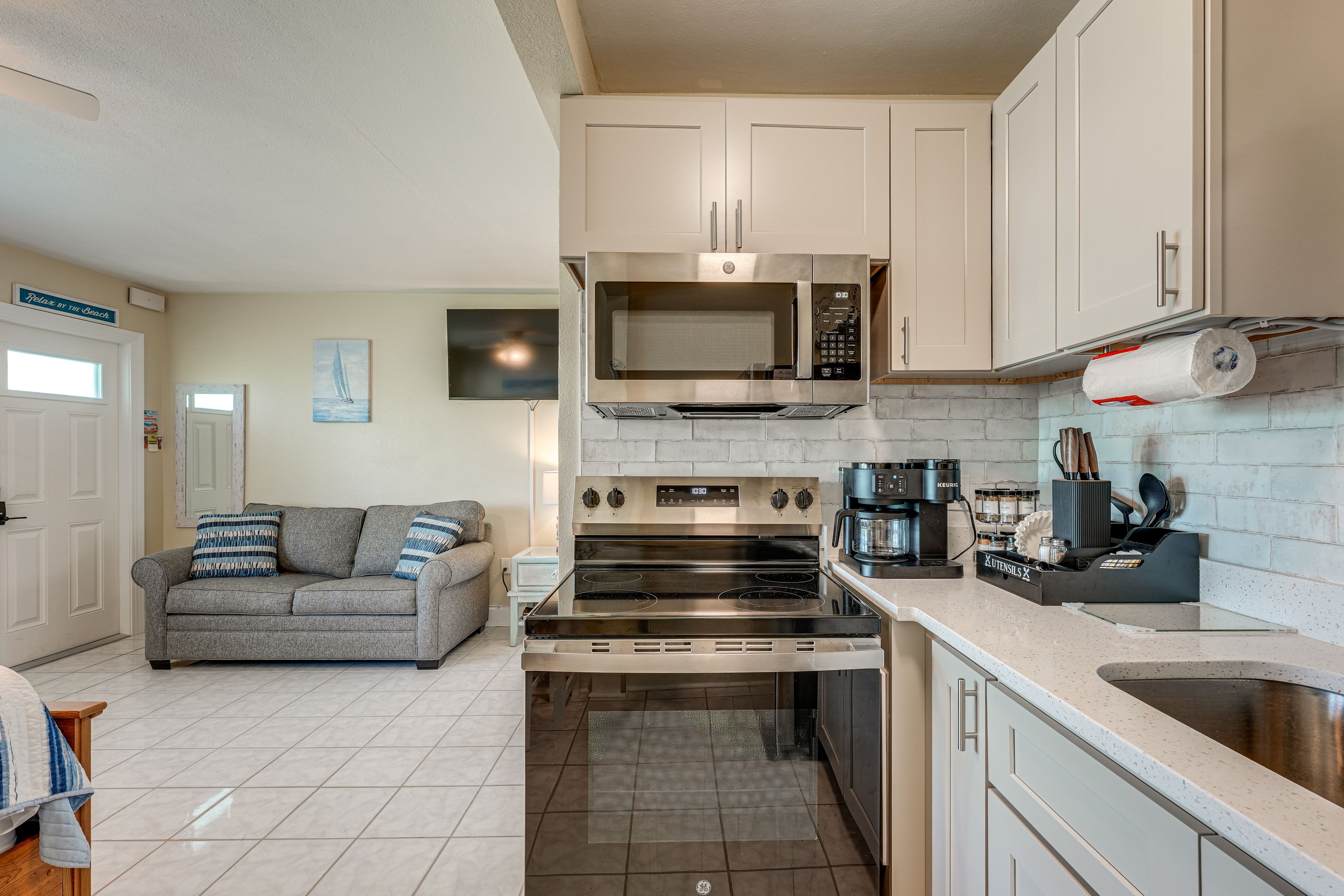 Studio | Kitchen