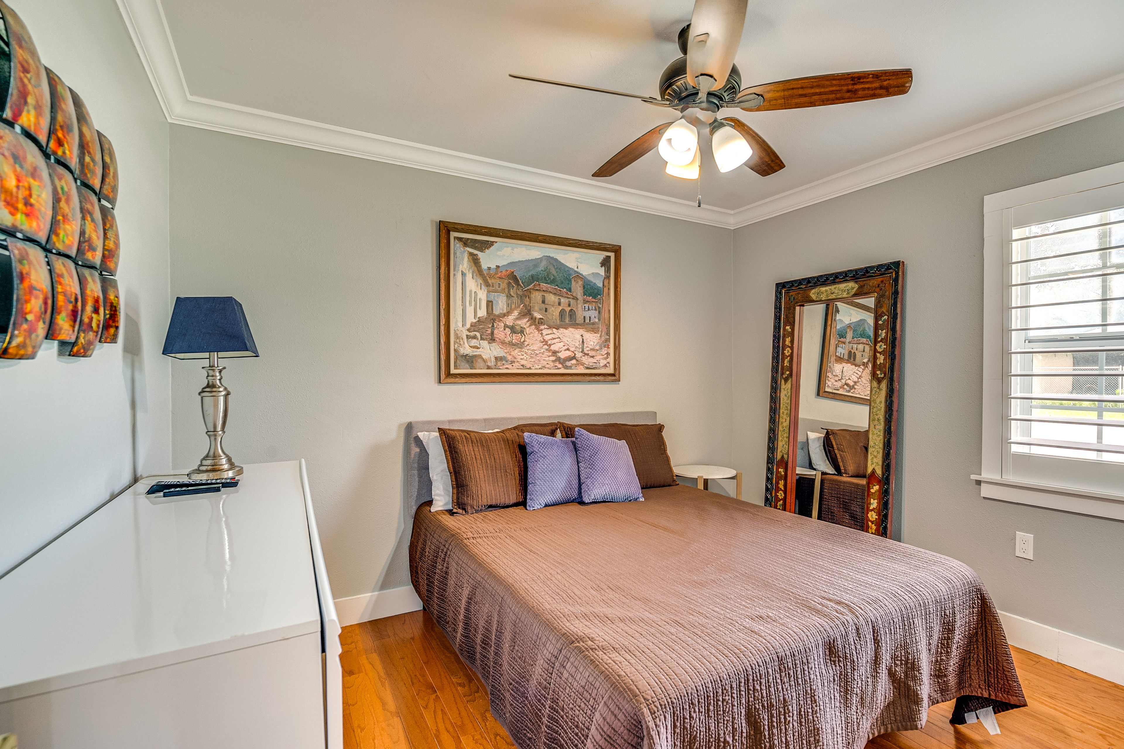 Bedroom 3 | Queen Bed