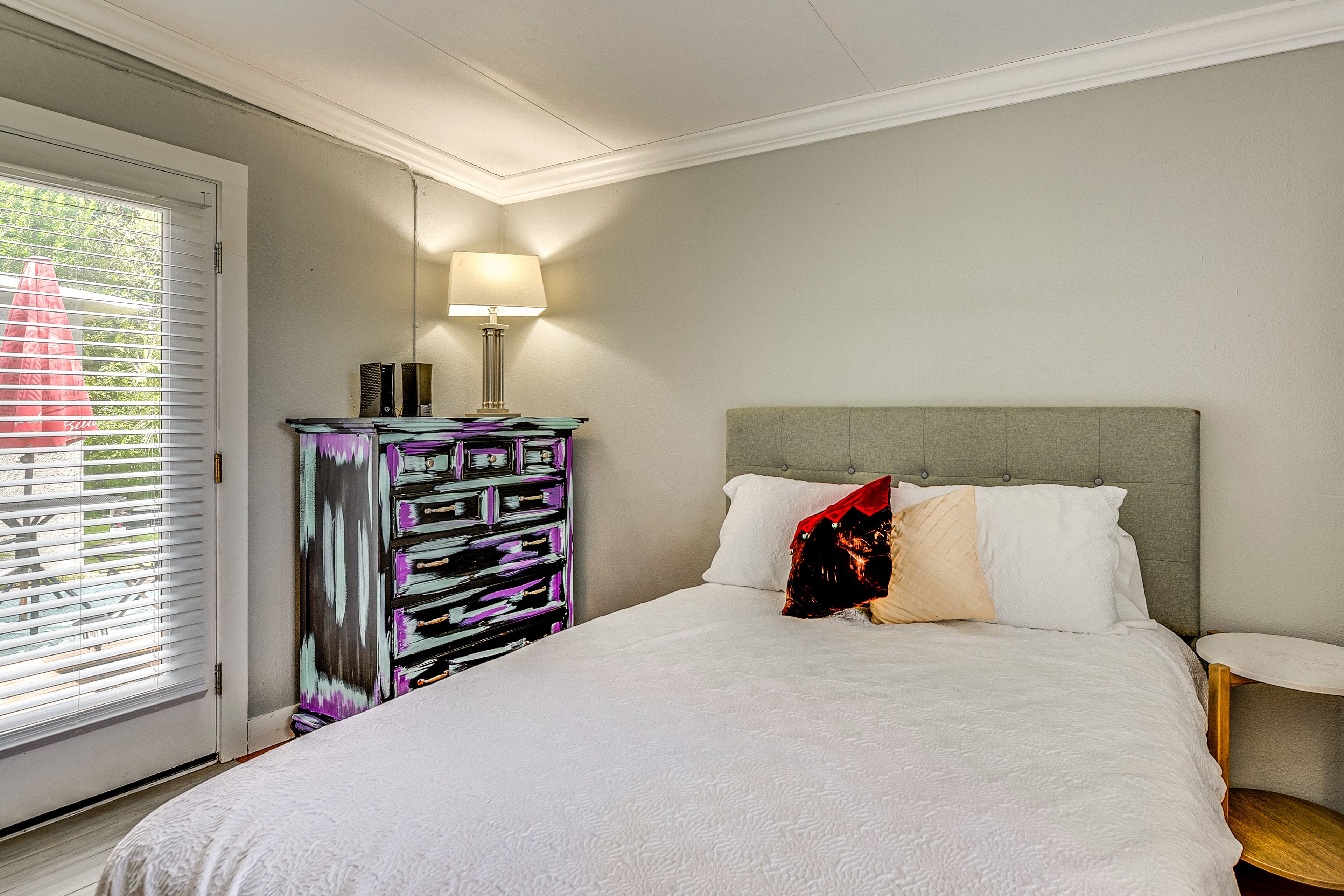Bedroom 2 | Queen Bed